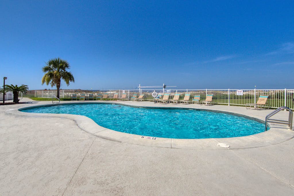 Plantation Dunes condo with Gulf views, pool, hot tubs & gym - walk to beach