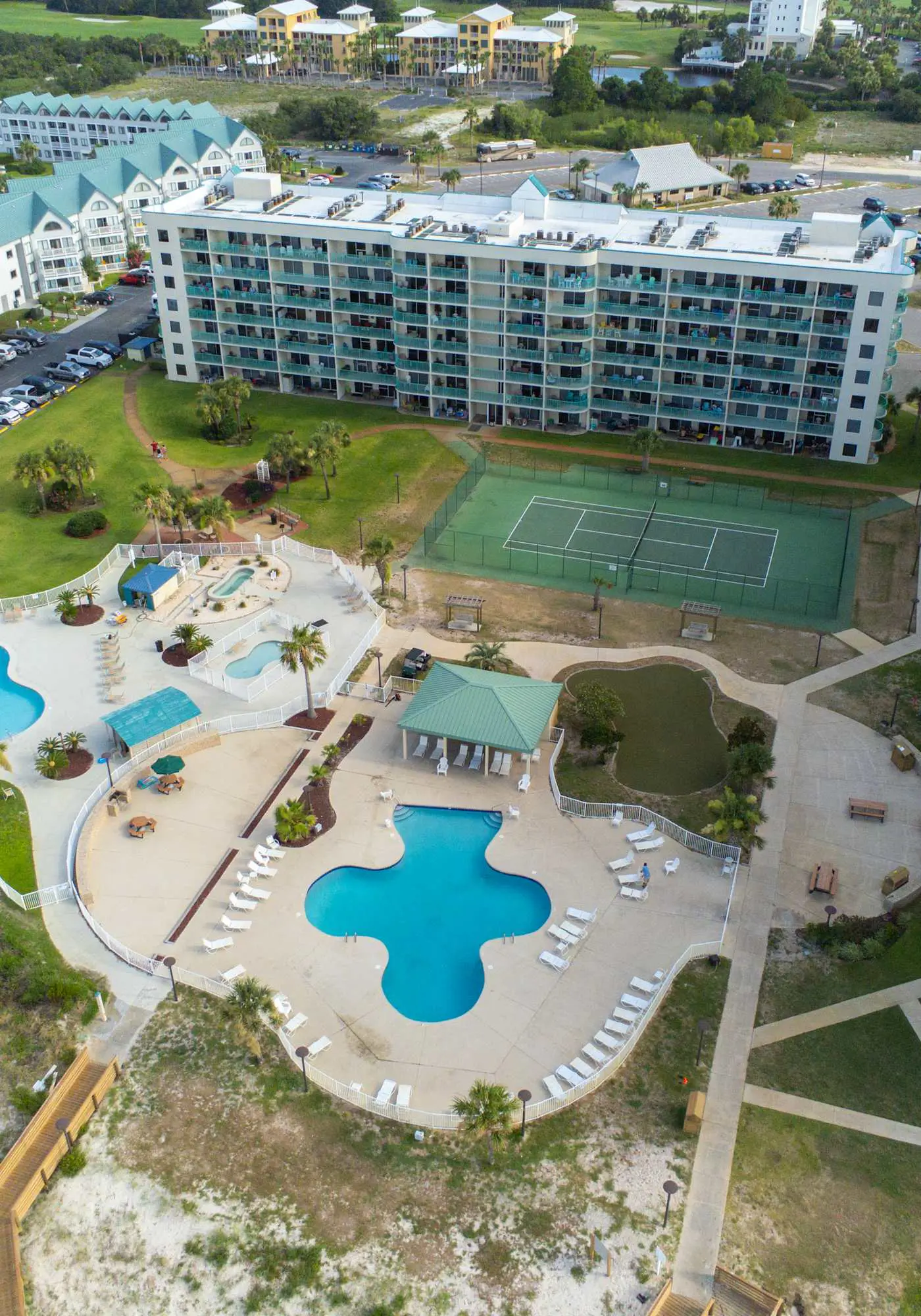 Plantation Dunes condo with Gulf views, pool, hot tubs & gym - walk to beach