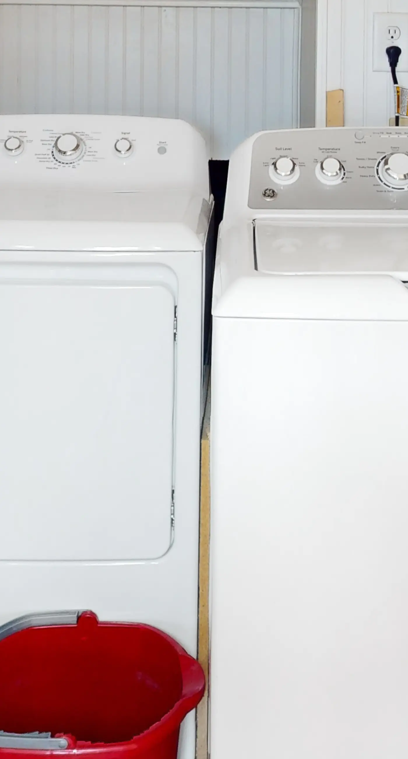 Dreamy, dog-friendly, coastal retreat with screened porch - walk to the beach