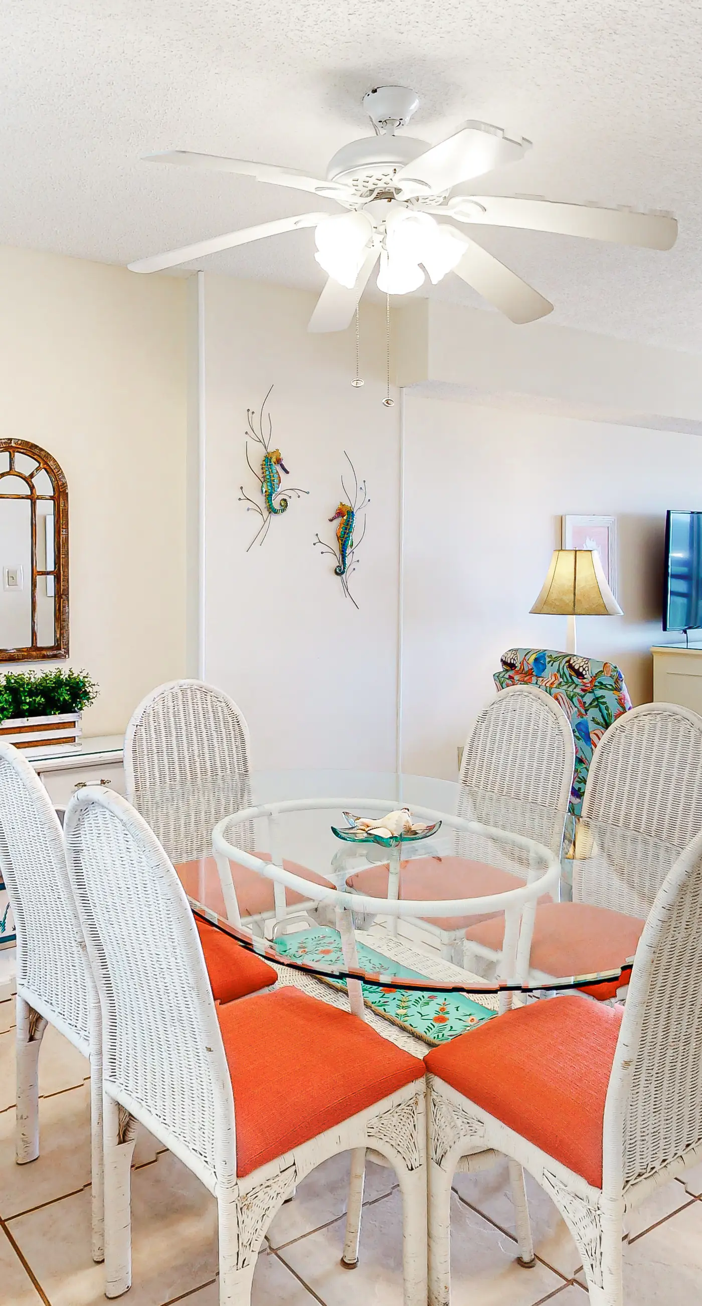 Condo with Gulf-facing balcony, shared pool, hot tub, gym