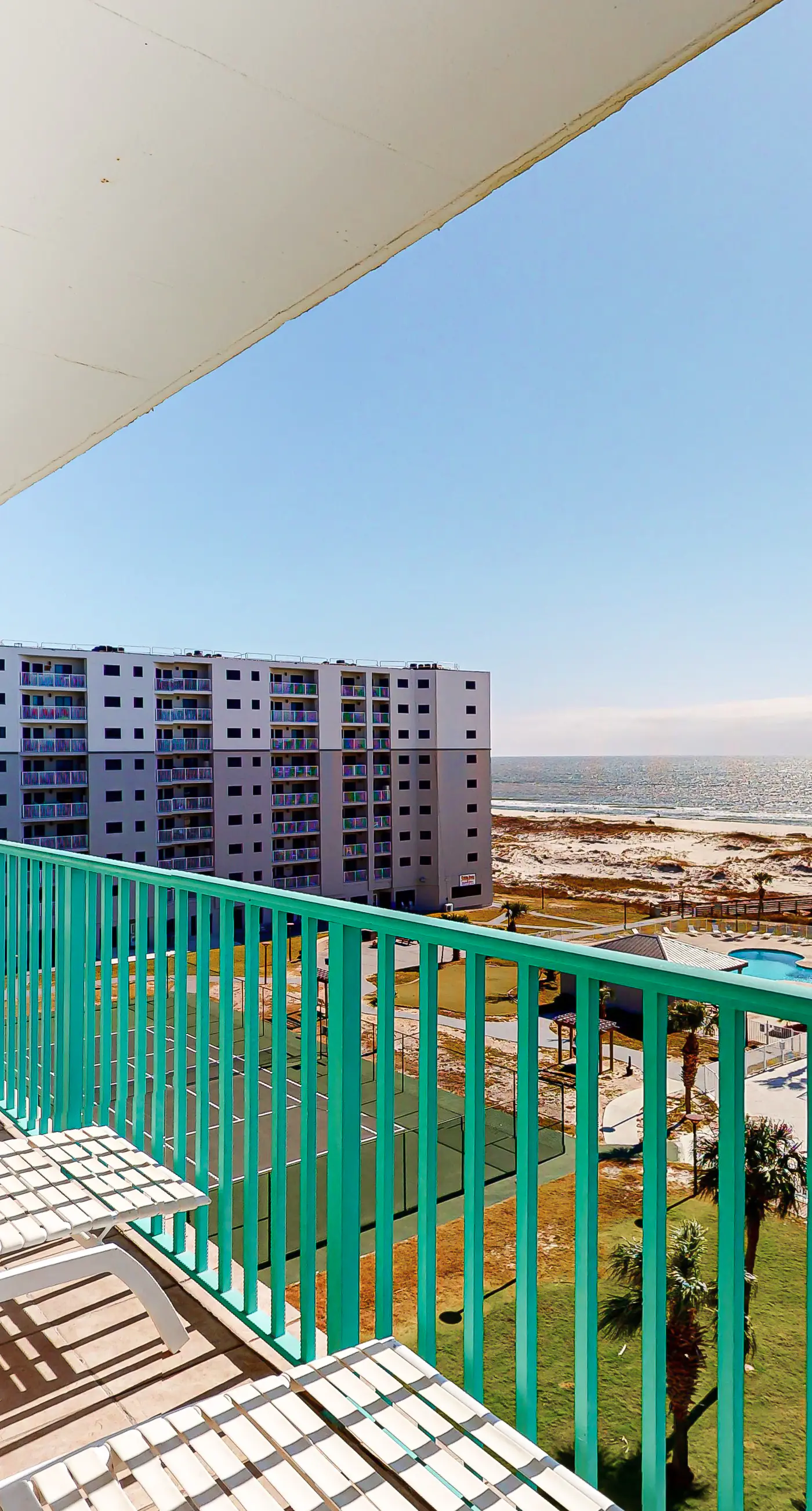 Condo with Gulf-facing balcony, shared pool, hot tub, gym