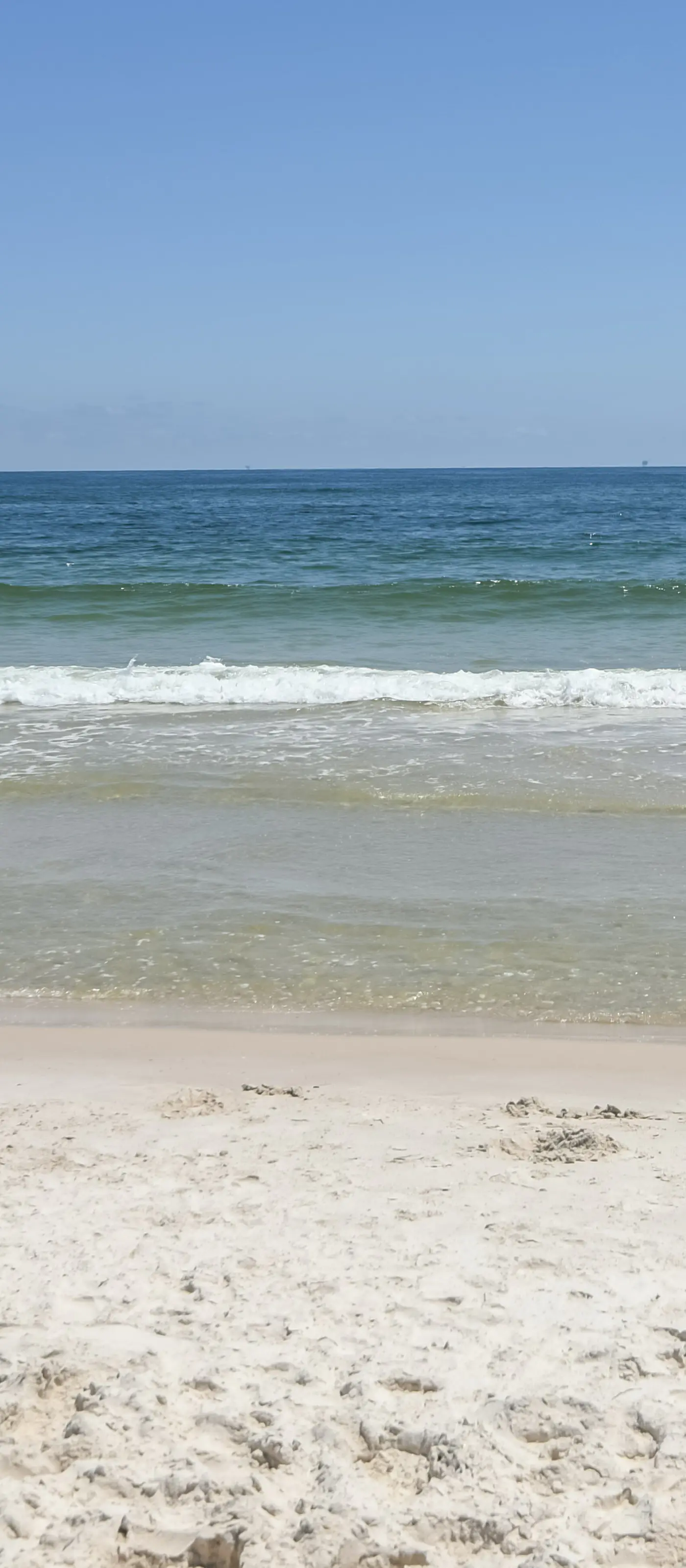 Condo with Gulf-facing balcony, shared pool, hot tub, gym