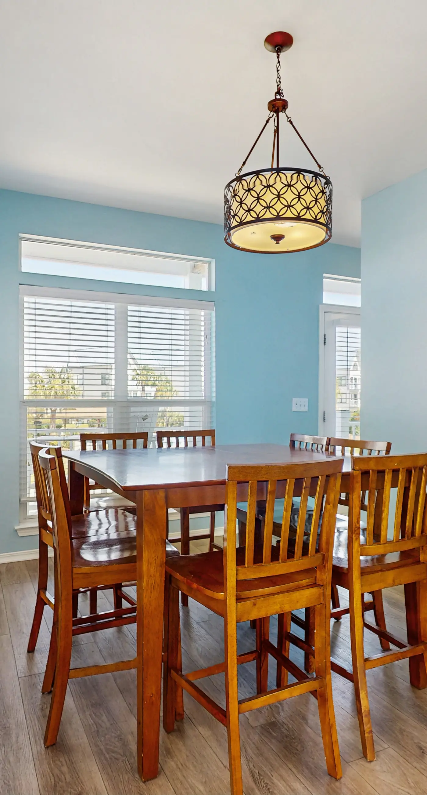 Charming cottage with deck, beach access, pools, and hot tub