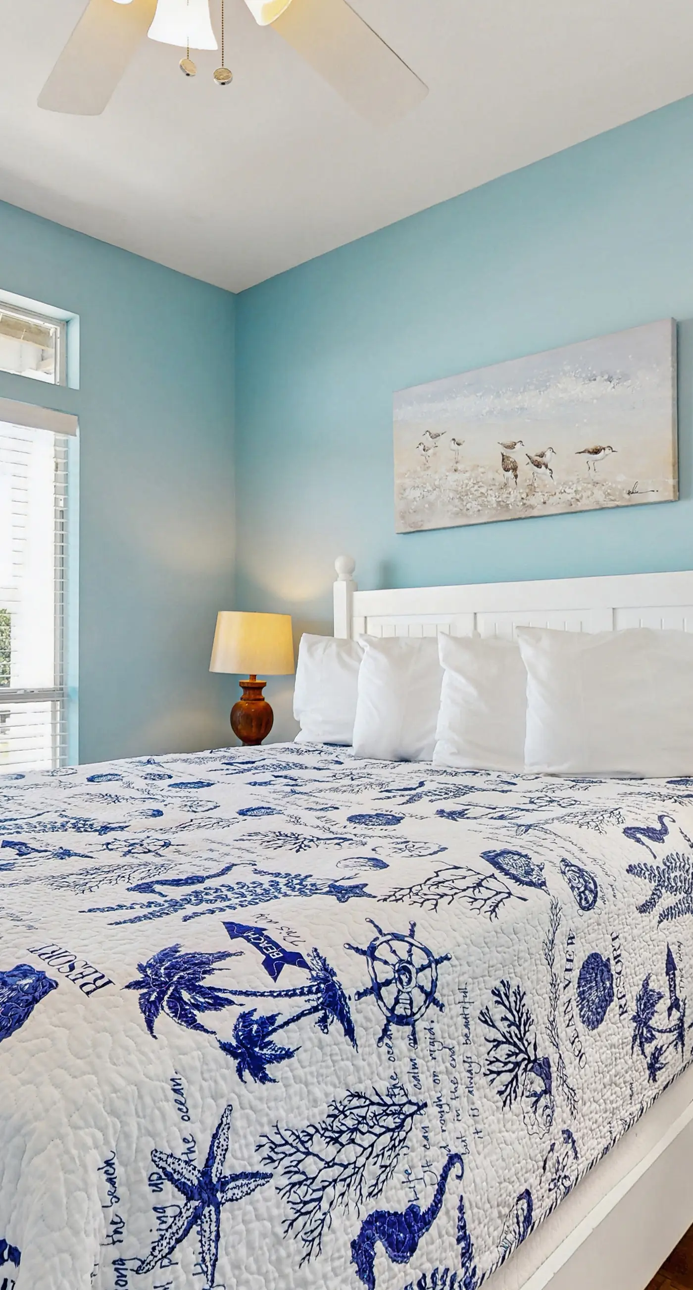 Charming cottage with deck, beach access, pools, and hot tub