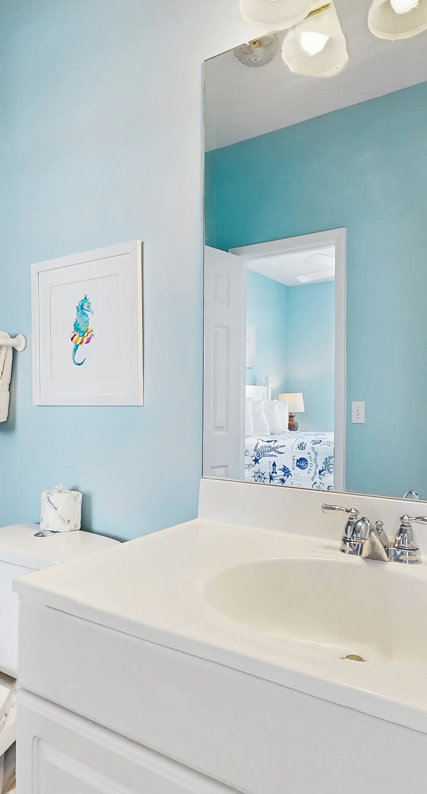 Charming cottage with deck, beach access, pools, and hot tub