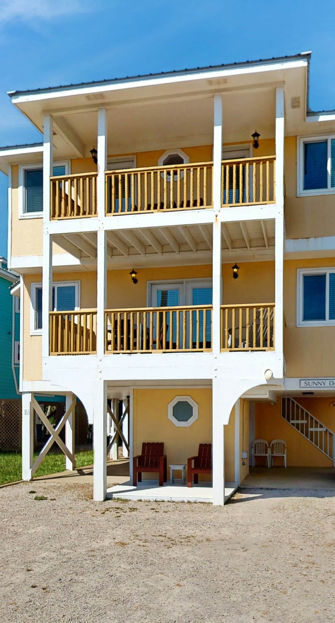 Gulf view duplex with multi-level balcony, hot tub