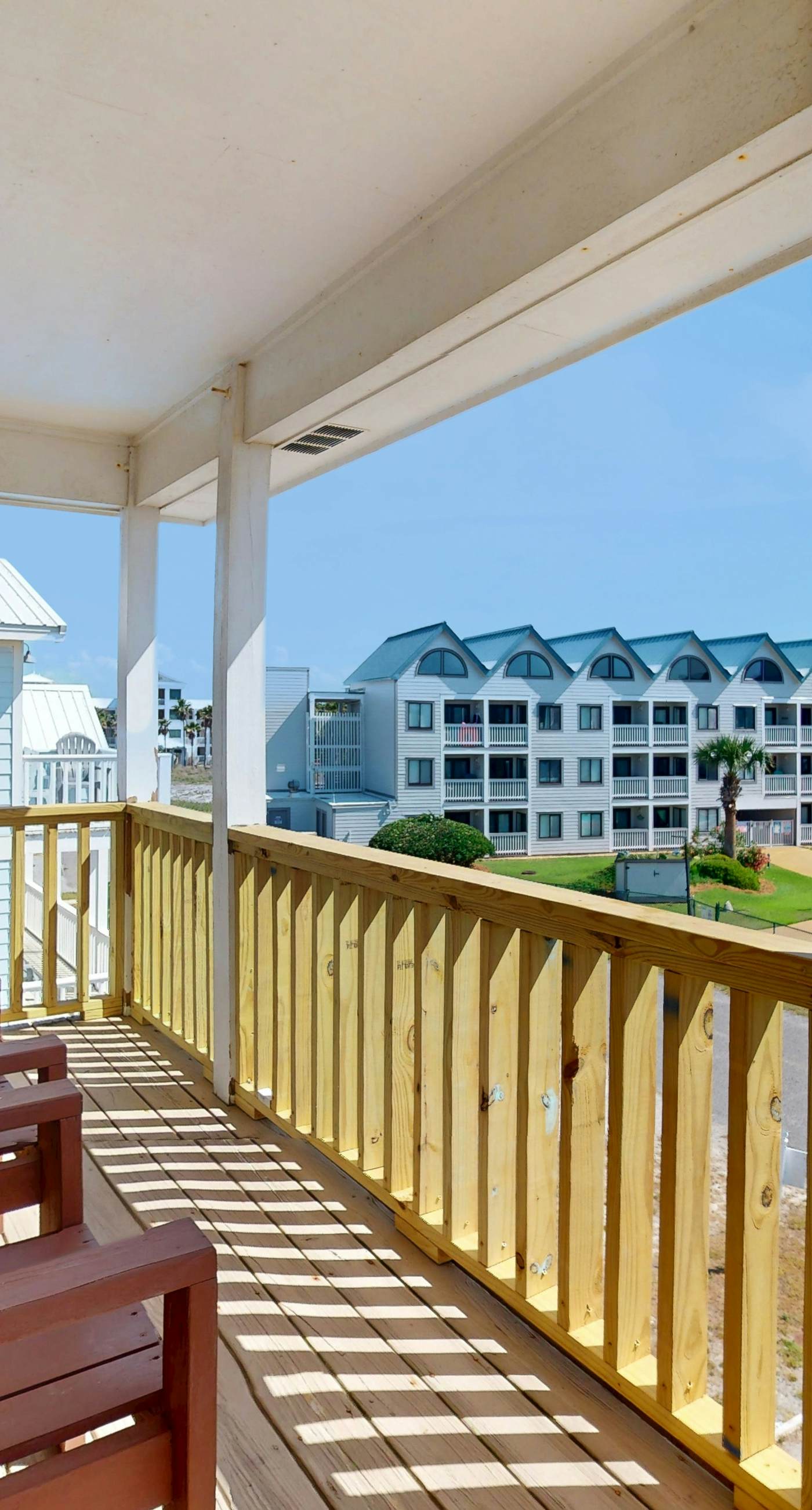 Gulf view duplex with multi-level balcony, hot tub