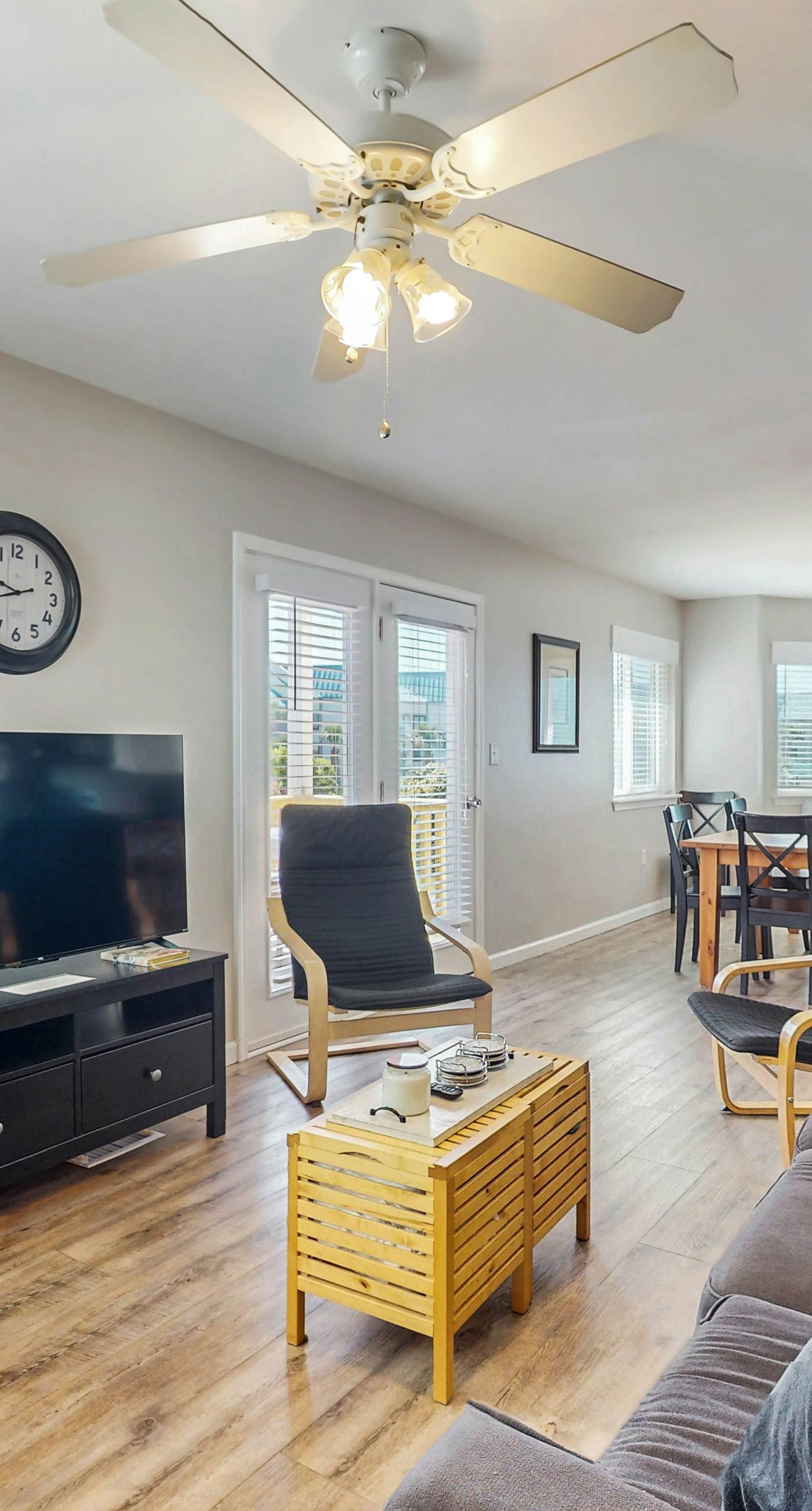 Gulf view duplex with multi-level balcony, hot tub