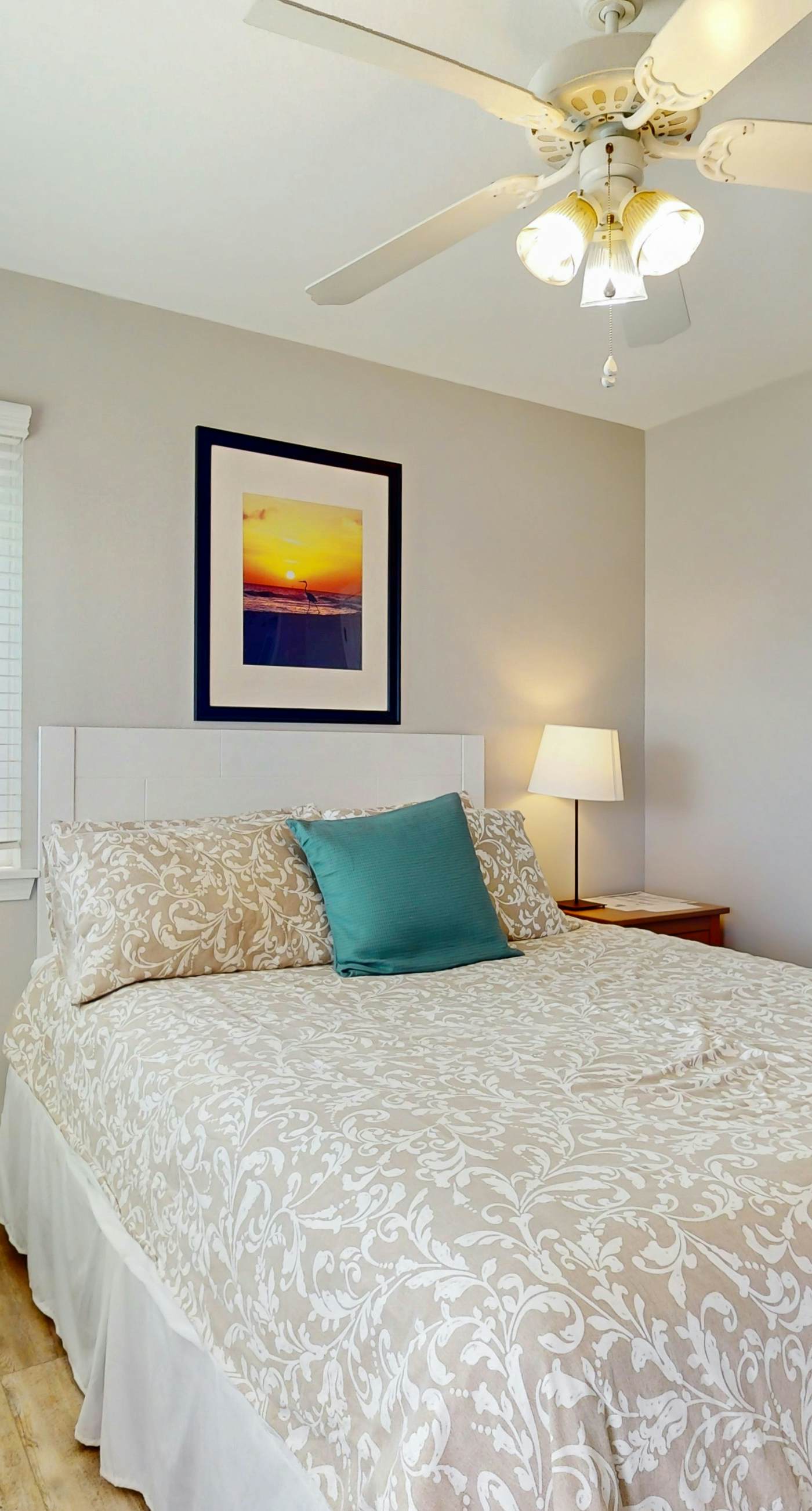 Gulf view duplex with multi-level balcony, hot tub