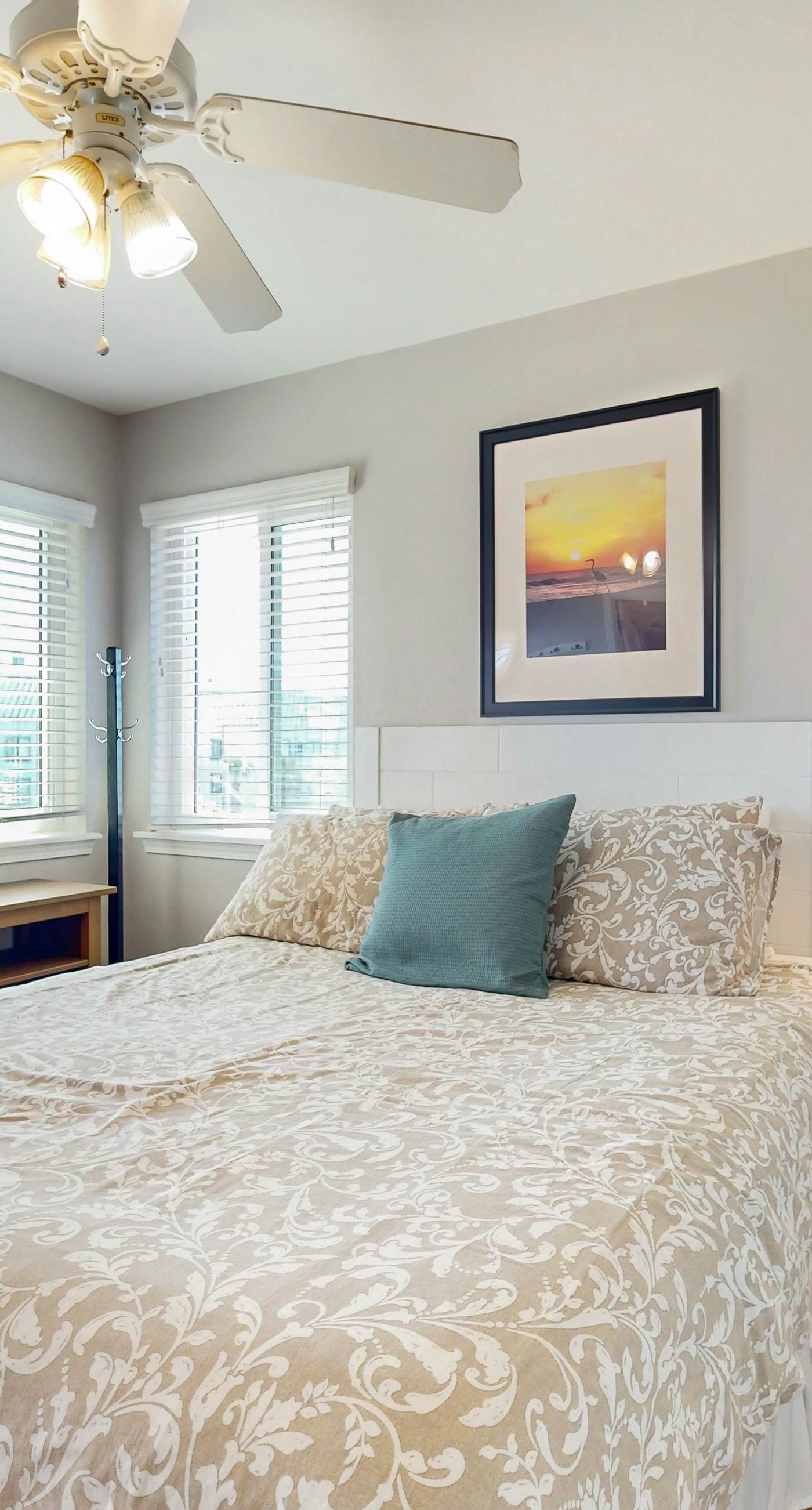 Gulf view duplex with multi-level balcony, hot tub