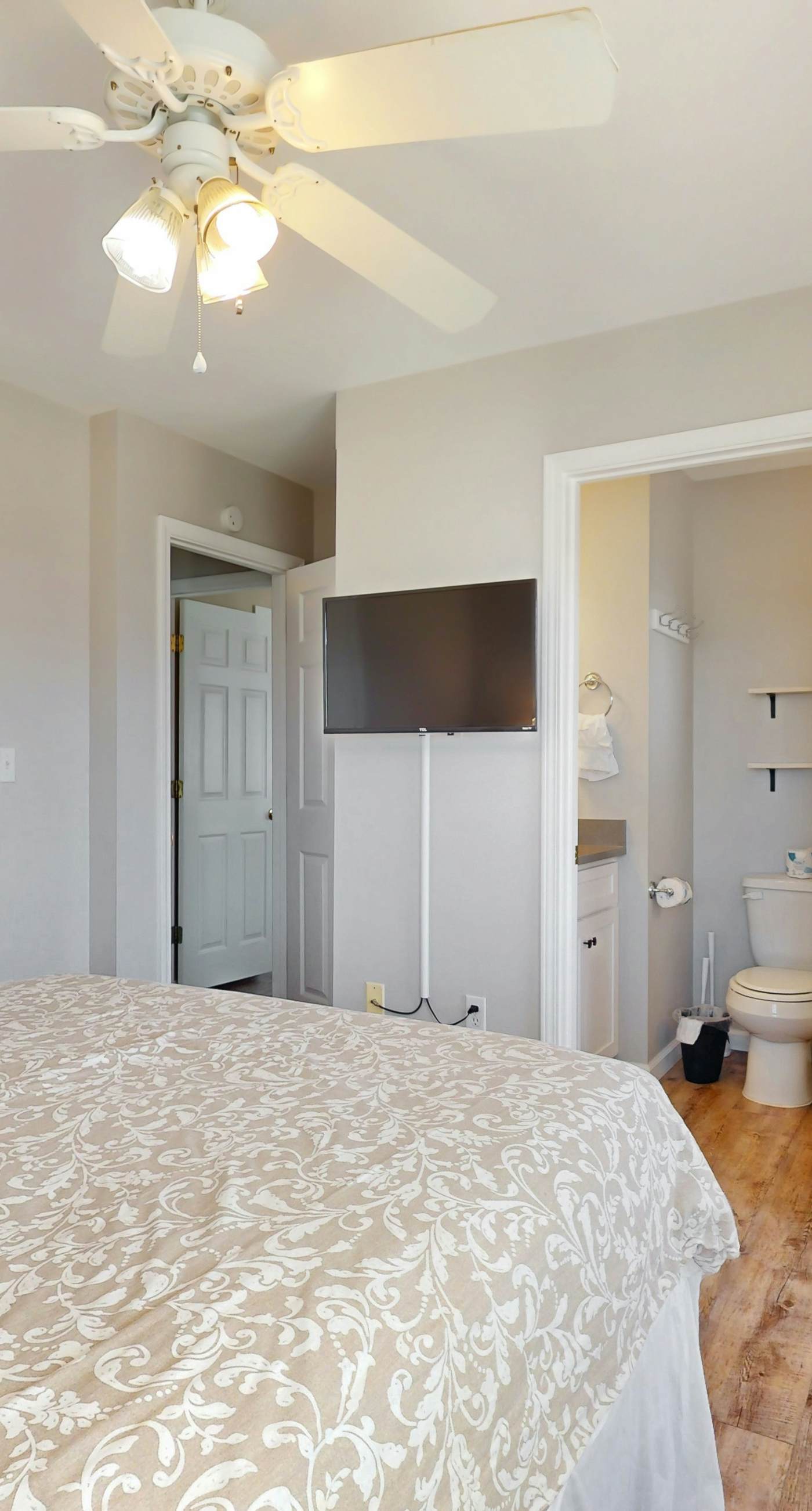 Gulf view duplex with multi-level balcony, hot tub