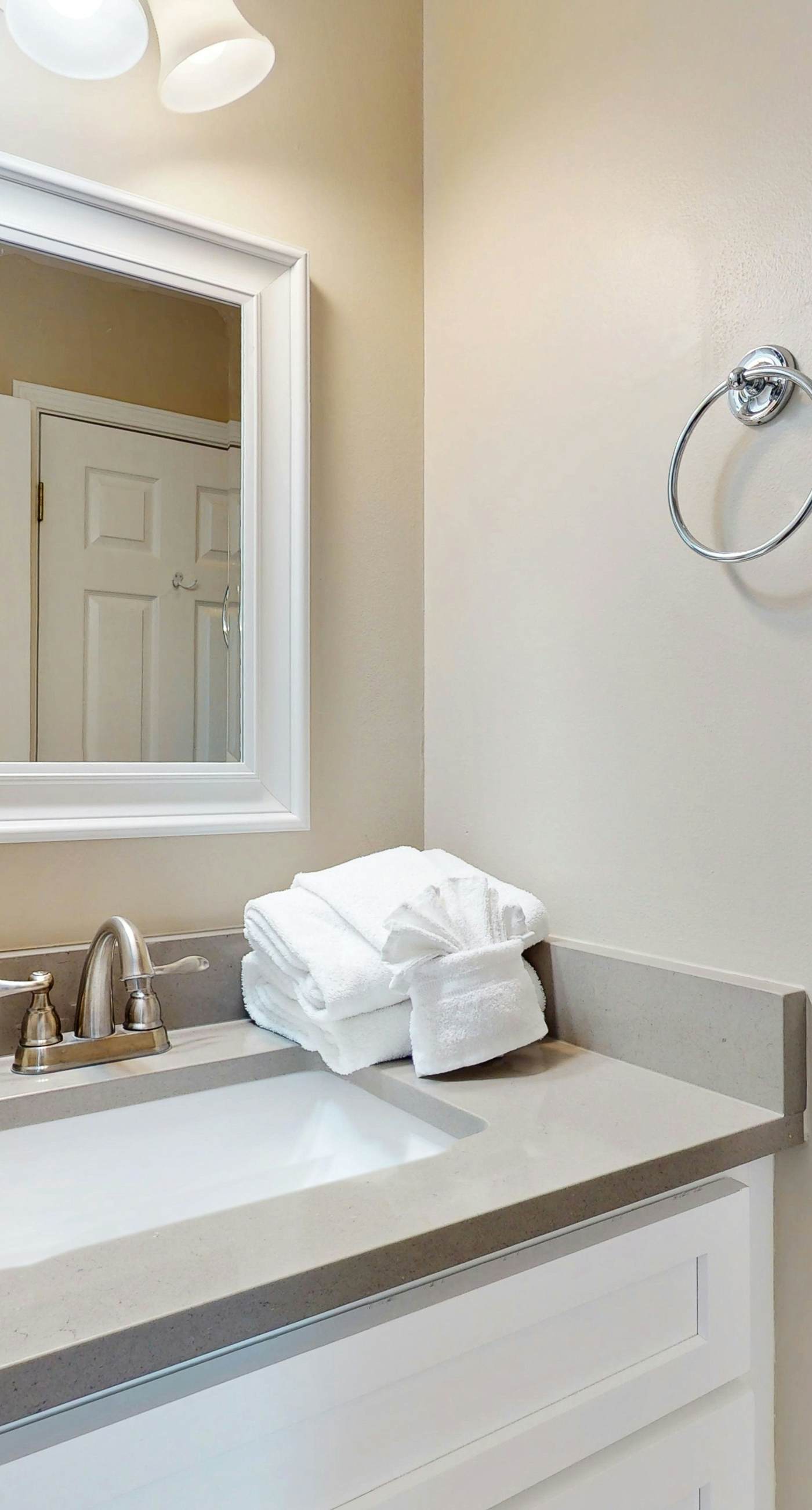 Gulf view duplex with multi-level balcony, hot tub