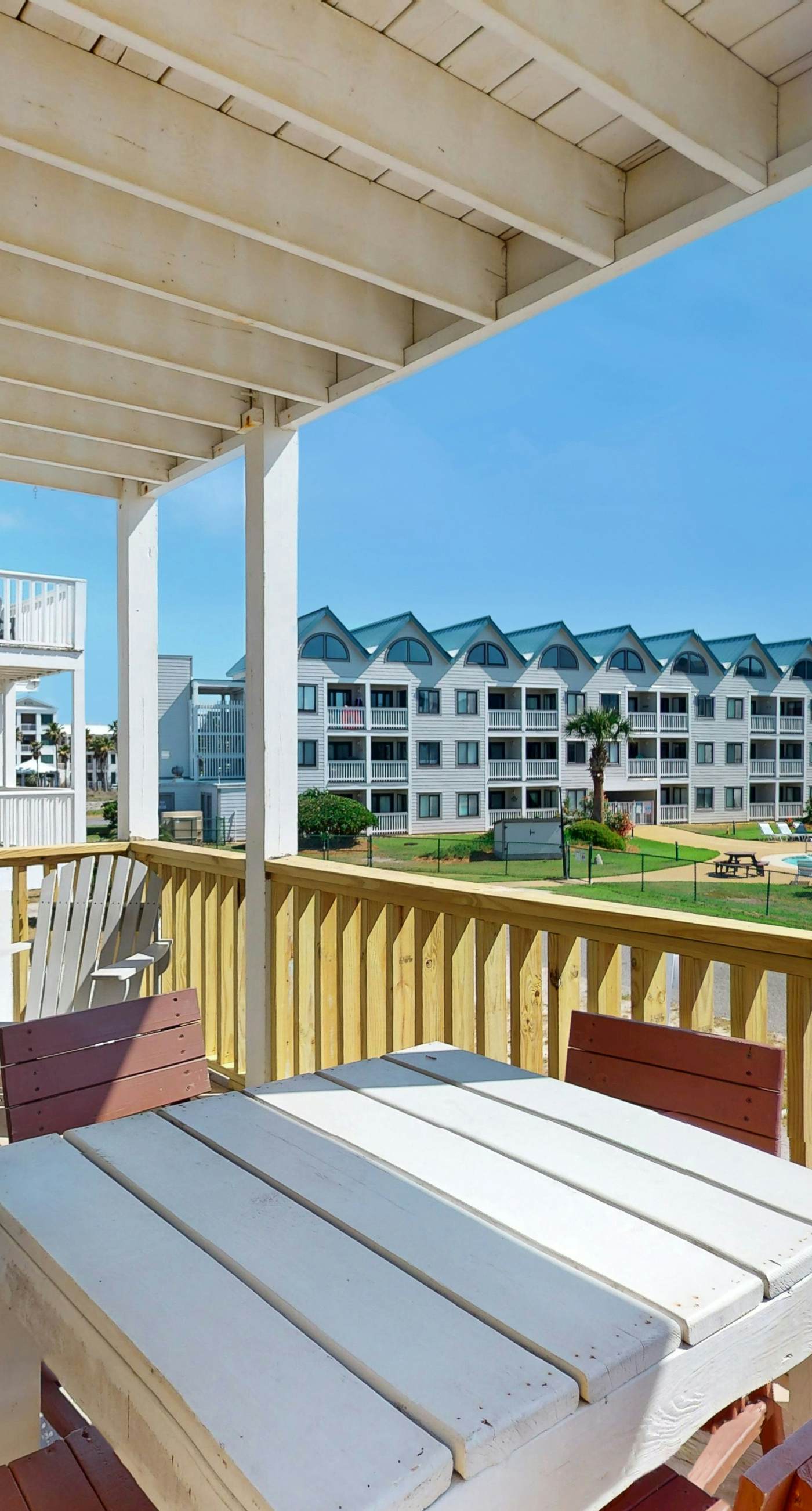 Gulf view duplex with multi-level balcony, hot tub