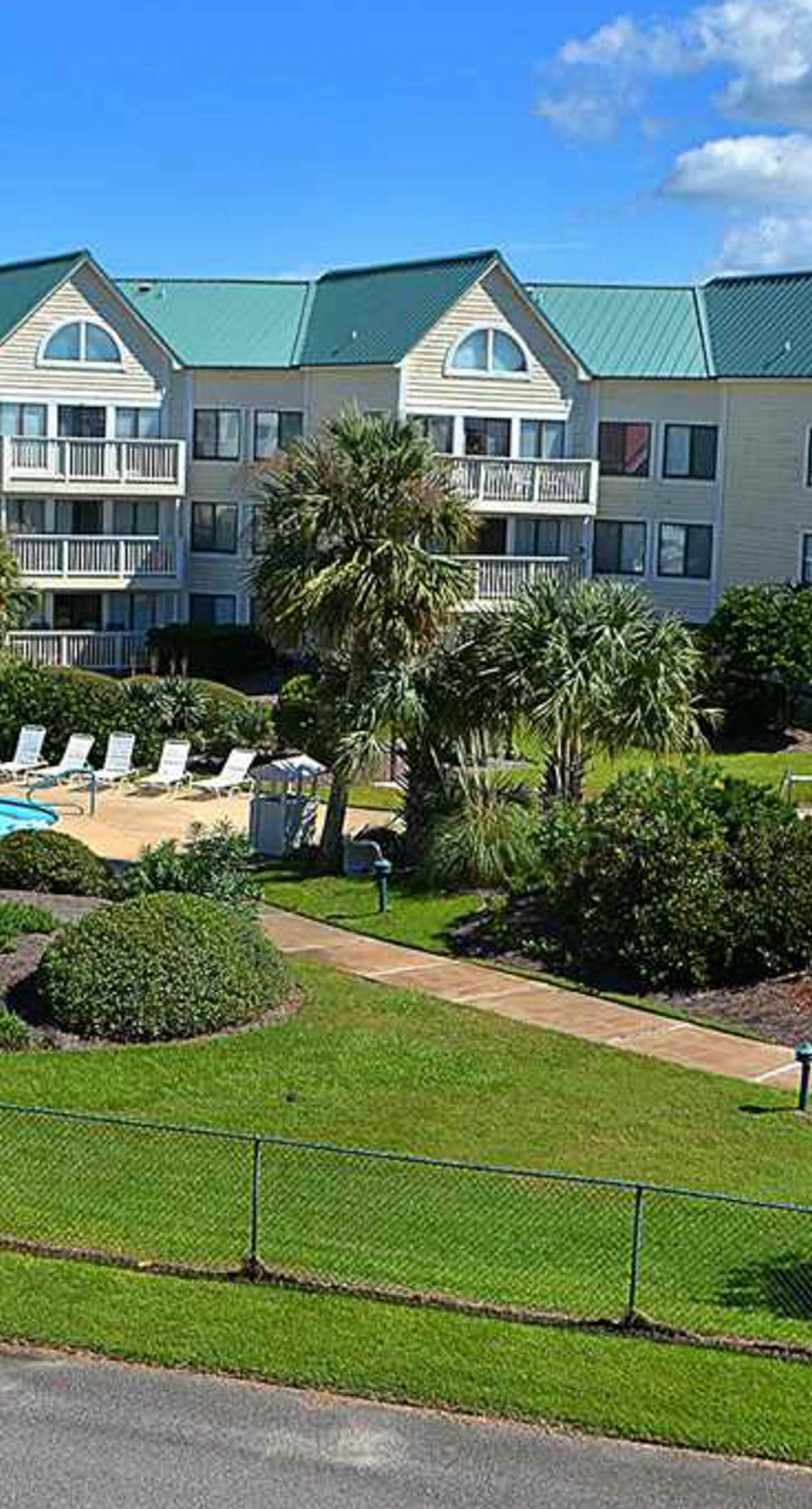 Gulf view duplex with multi-level balcony, hot tub