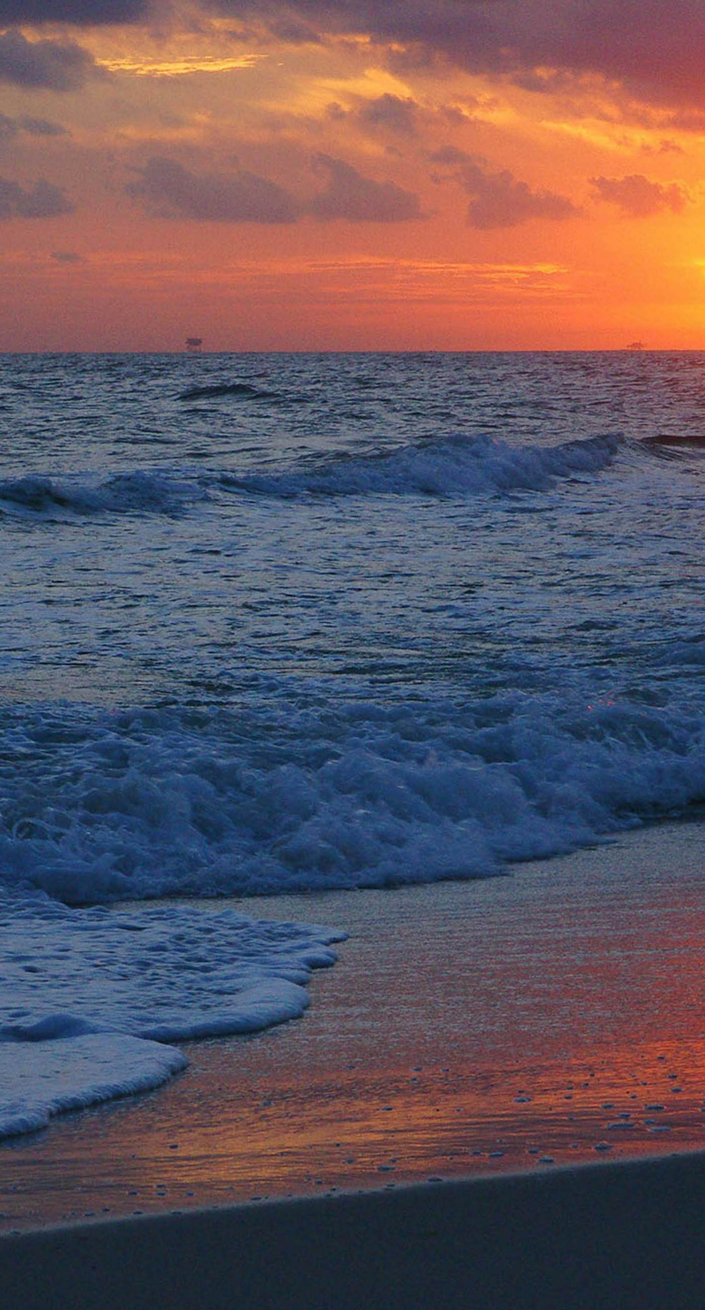 Gulf view duplex with multi-level balcony, hot tub