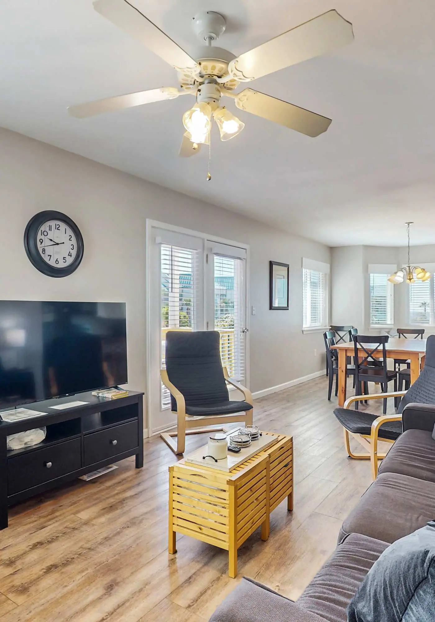 Gulf view duplex with multi-level balcony, hot tub