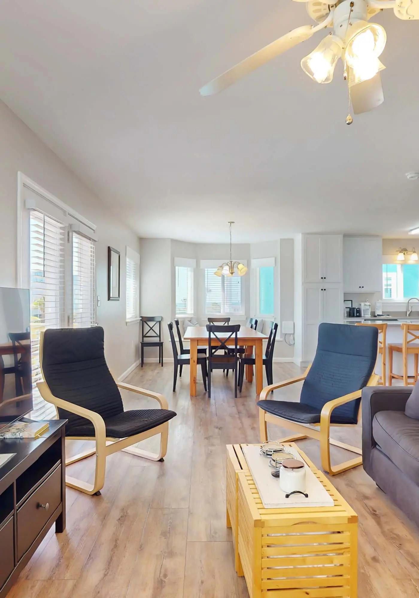 Gulf view duplex with multi-level balcony, hot tub