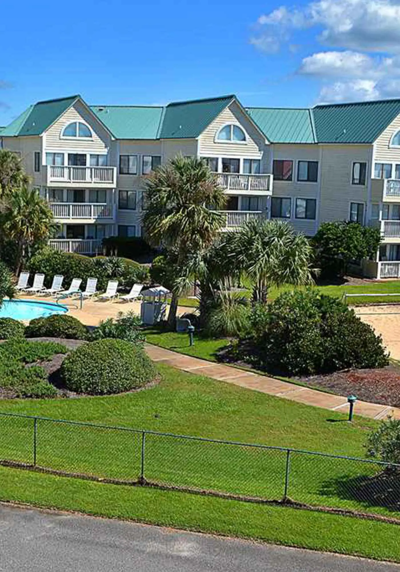 Gulf view duplex with multi-level balcony, hot tub