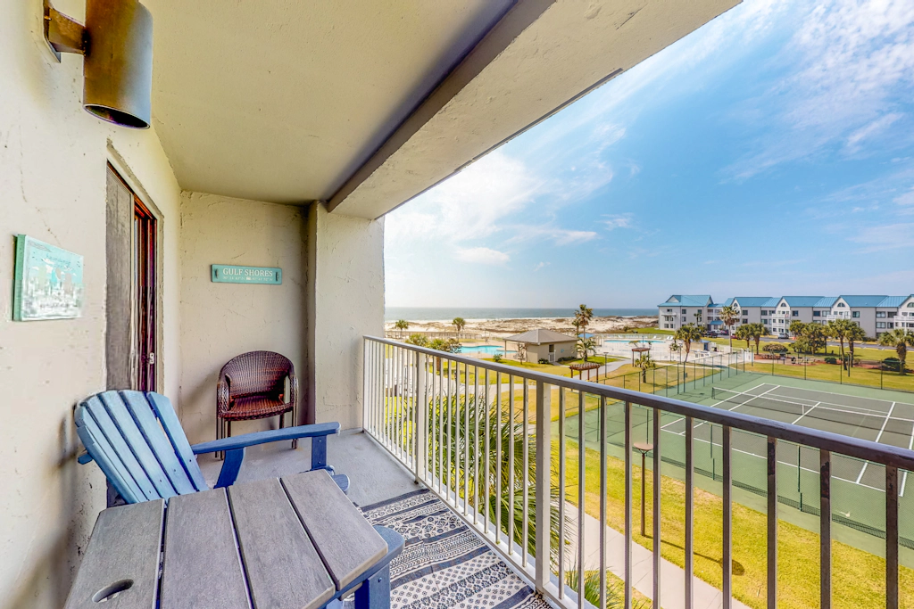 5th-floor beach Gulf-front condo with balcony, great views, & pool access