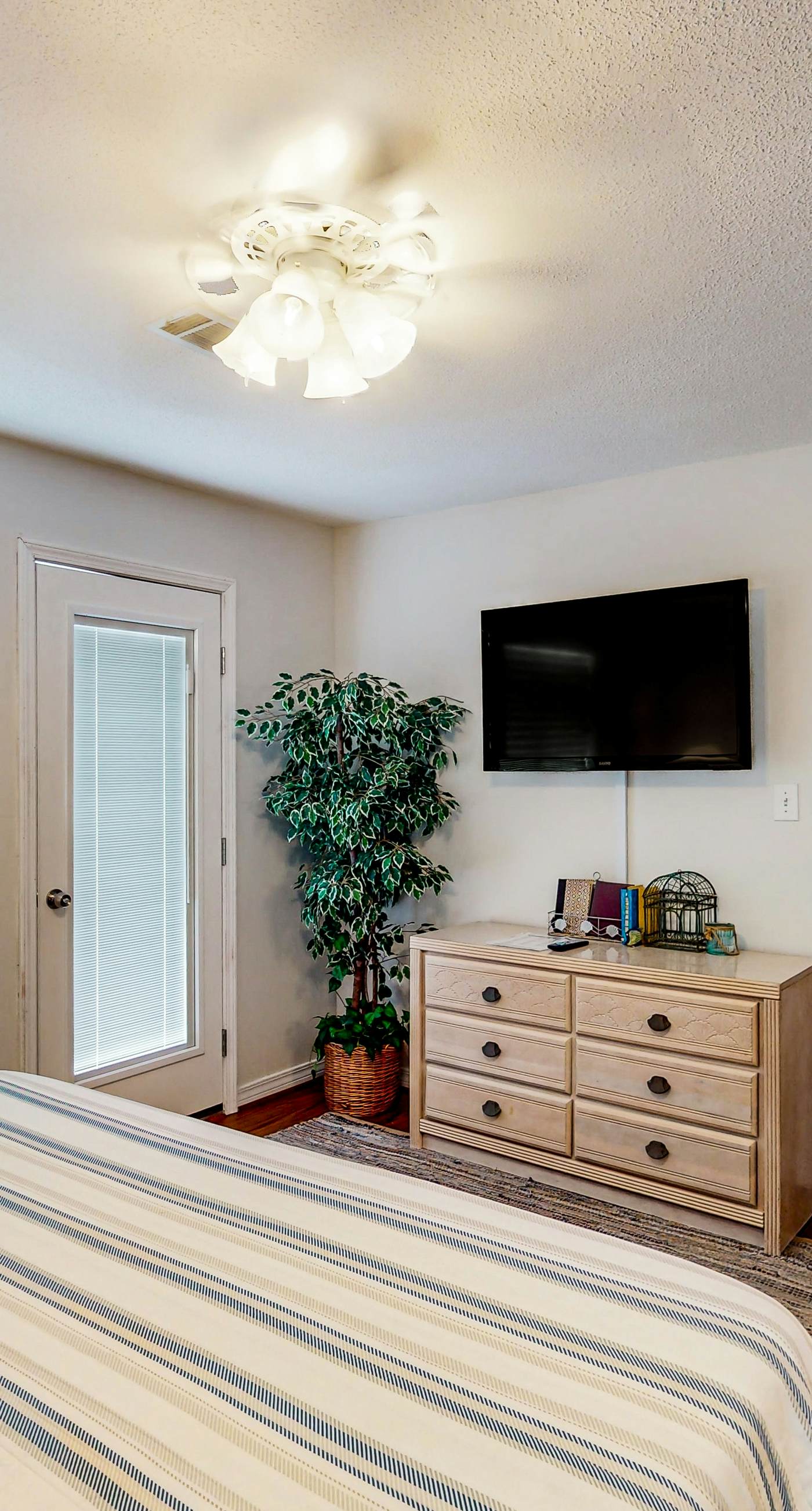 Gulf view home with two-level deck, beach access & shared pools, hot tub, gym