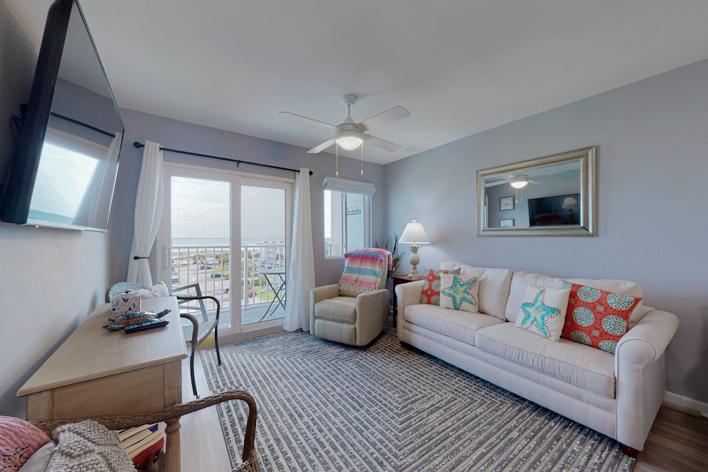Gulf-view condo near Kiva Dunes with pool, hot tub, & gym - snowbird's delight