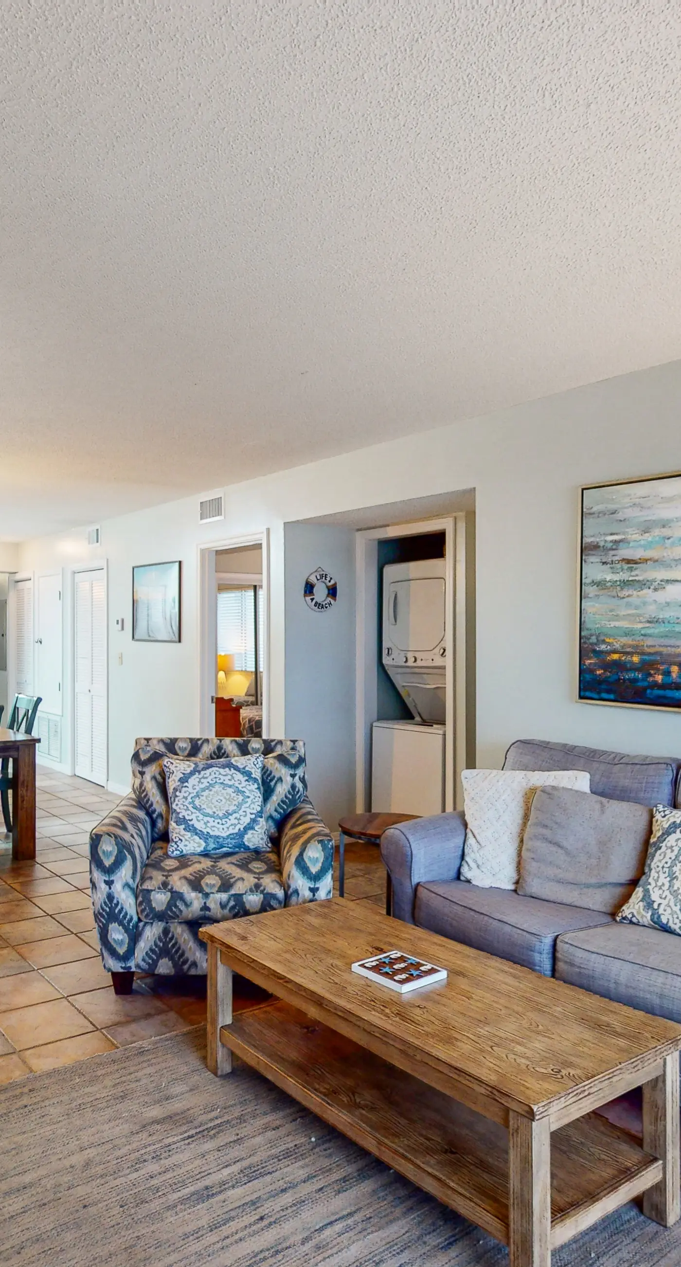 Spacious Dog-Friendly Oceanfront Home w Open Deck, Free WiFi & Amazing Views