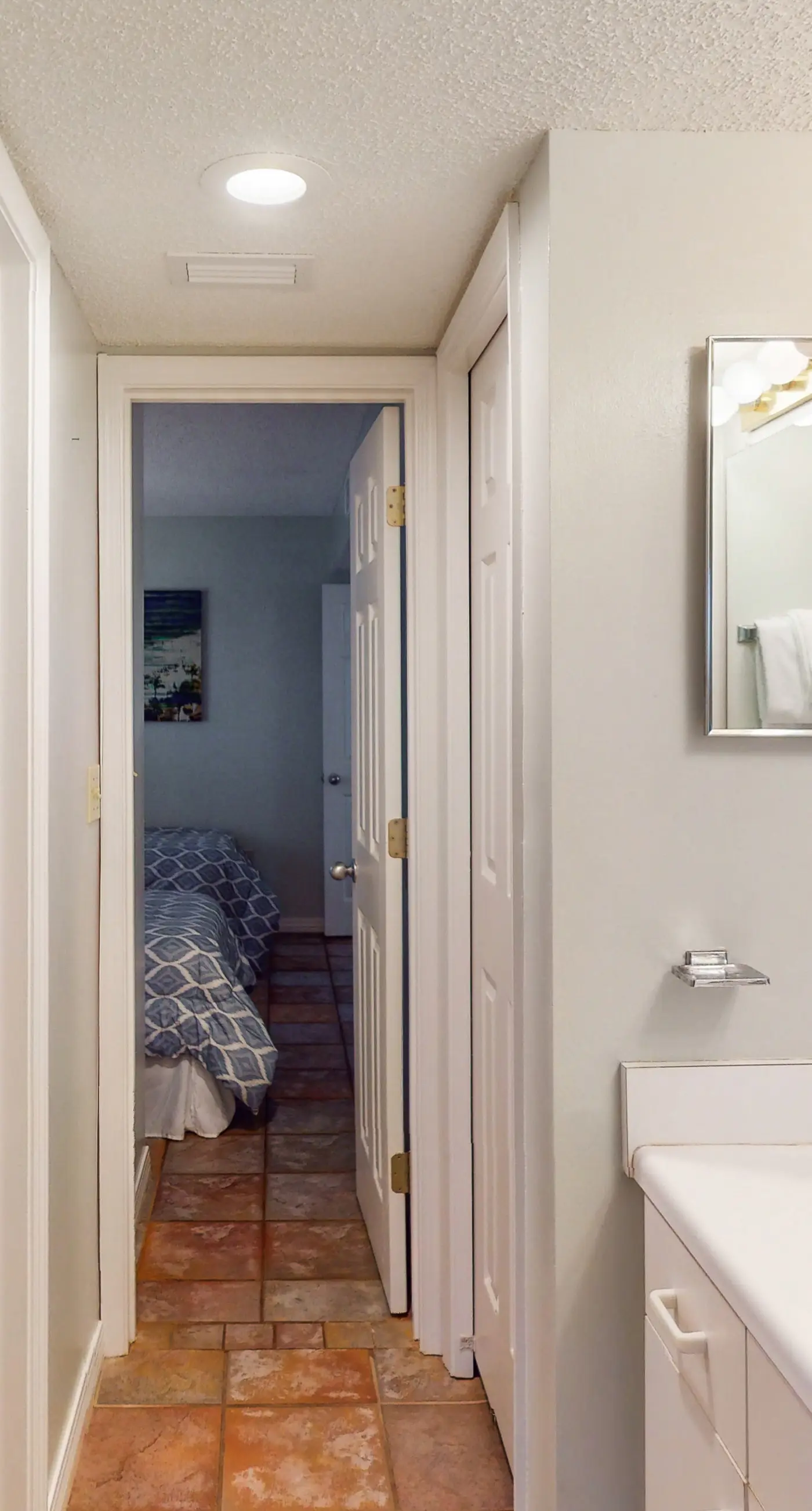 Spacious Dog-Friendly Oceanfront Home w Open Deck, Free WiFi & Amazing Views