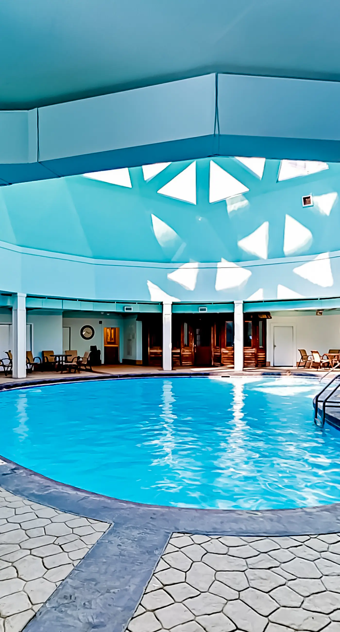 Spacious Dog-Friendly Oceanfront Home w Open Deck, Free WiFi & Amazing Views