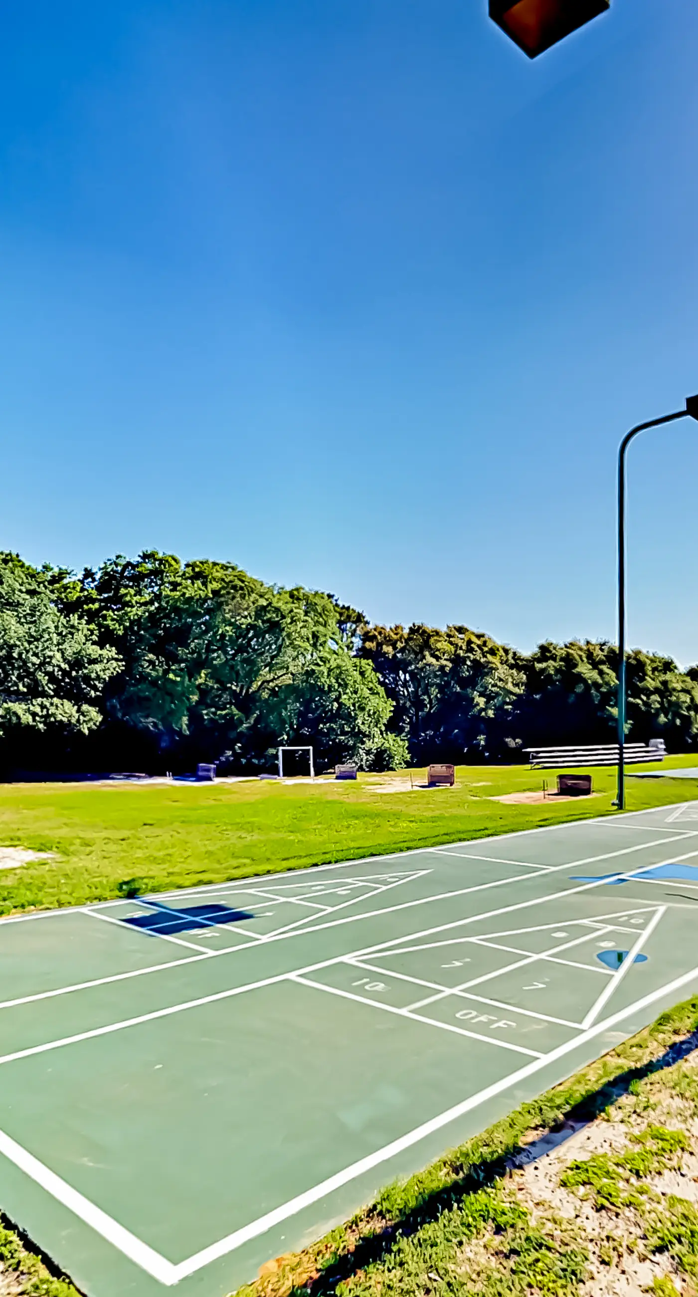 Spacious Dog-Friendly Oceanfront Home w Open Deck, Free WiFi & Amazing Views