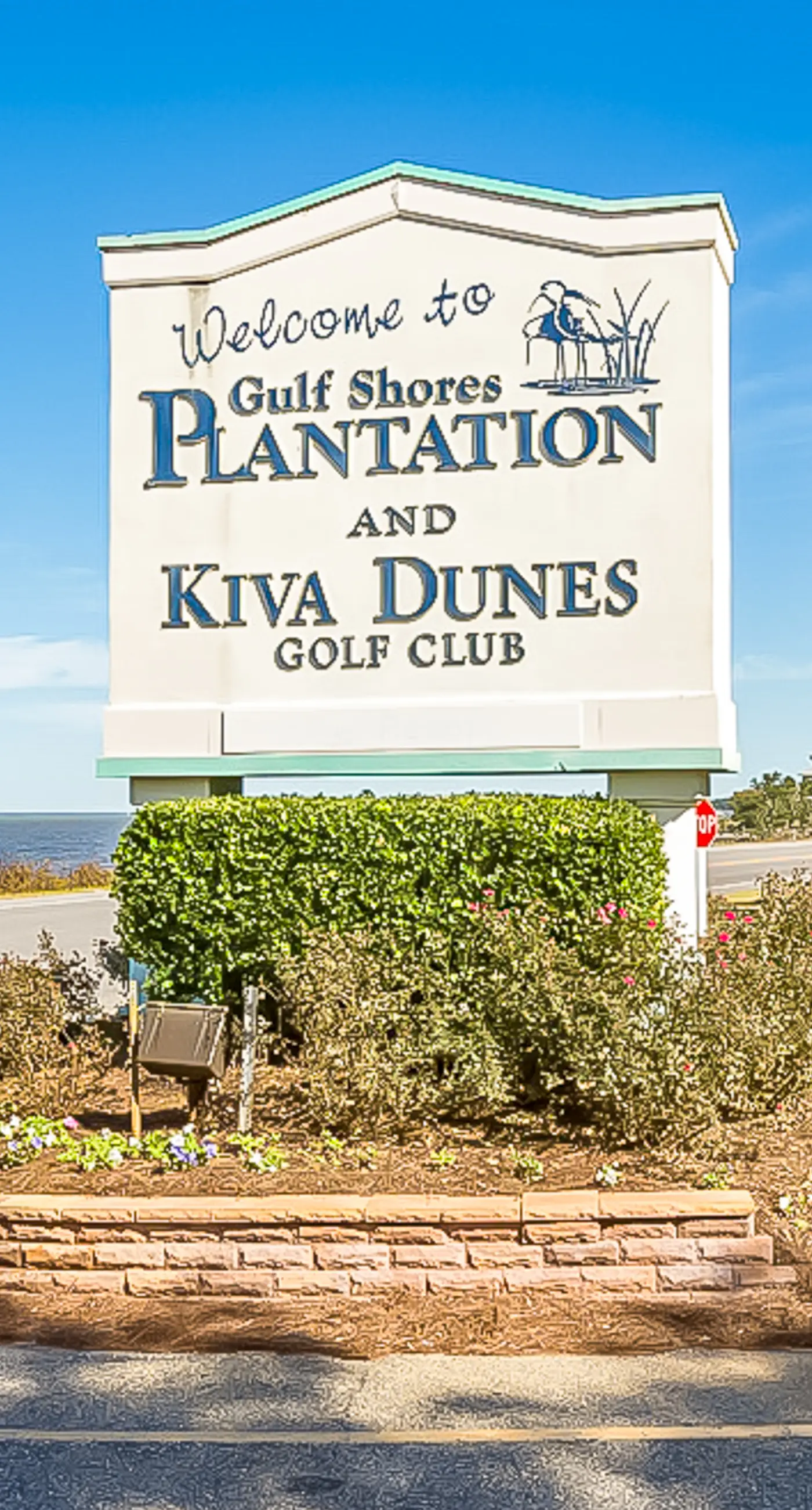 Spacious Dog-Friendly Oceanfront Home w Open Deck, Free WiFi & Amazing Views