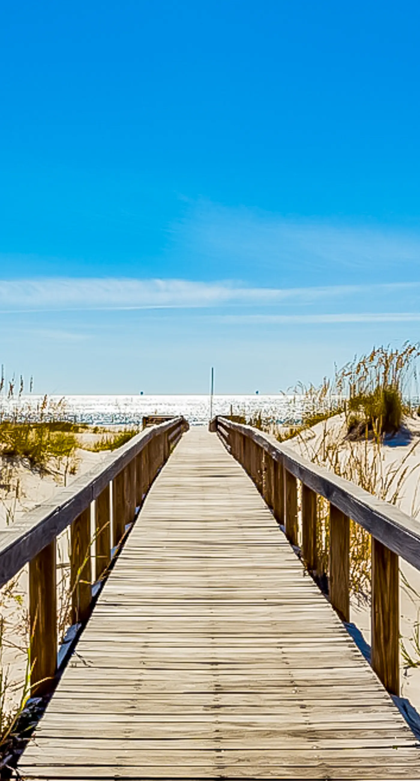 Spacious Dog-Friendly Oceanfront Home w Open Deck, Free WiFi & Amazing Views