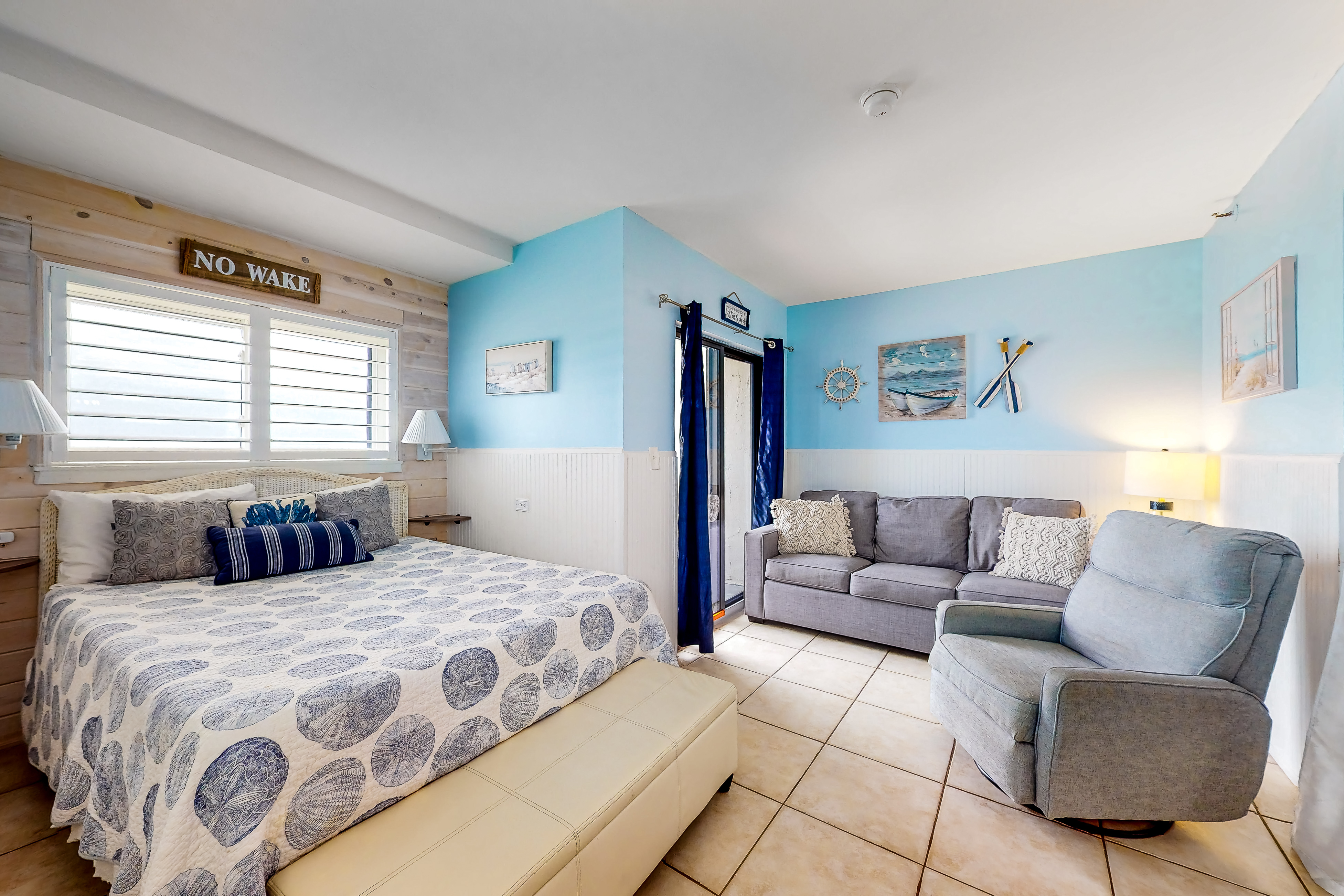 Adorable Beach Condo W/ Shared Pool, Gulf Views, Private Balcony & WiFi