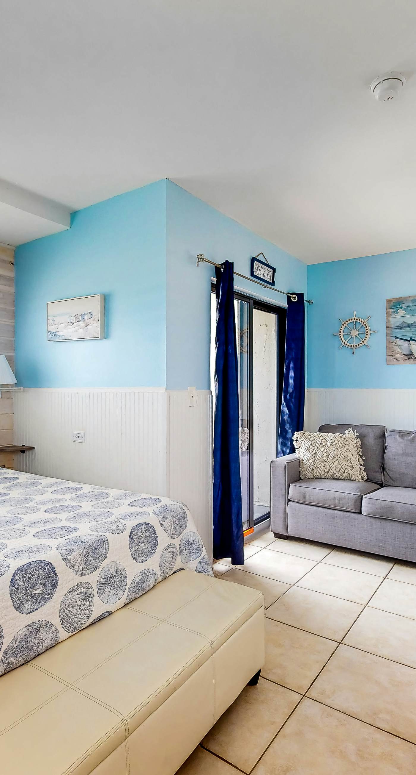 Adorable Beach Condo W/ Shared Pool, Gulf Views, Private Balcony & WiFi