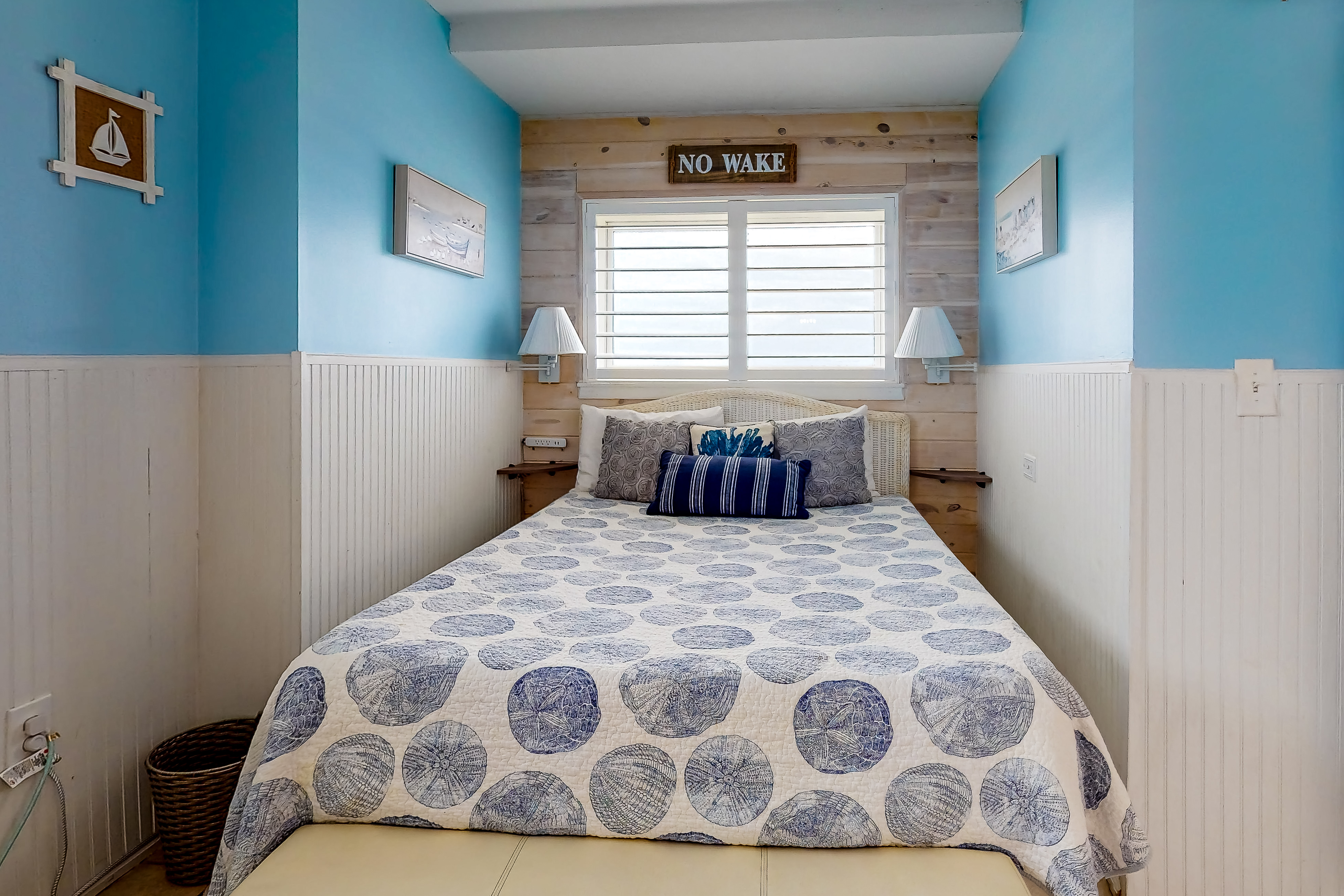 Adorable Beach Condo W/ Shared Pool, Gulf Views, Private Balcony & WiFi