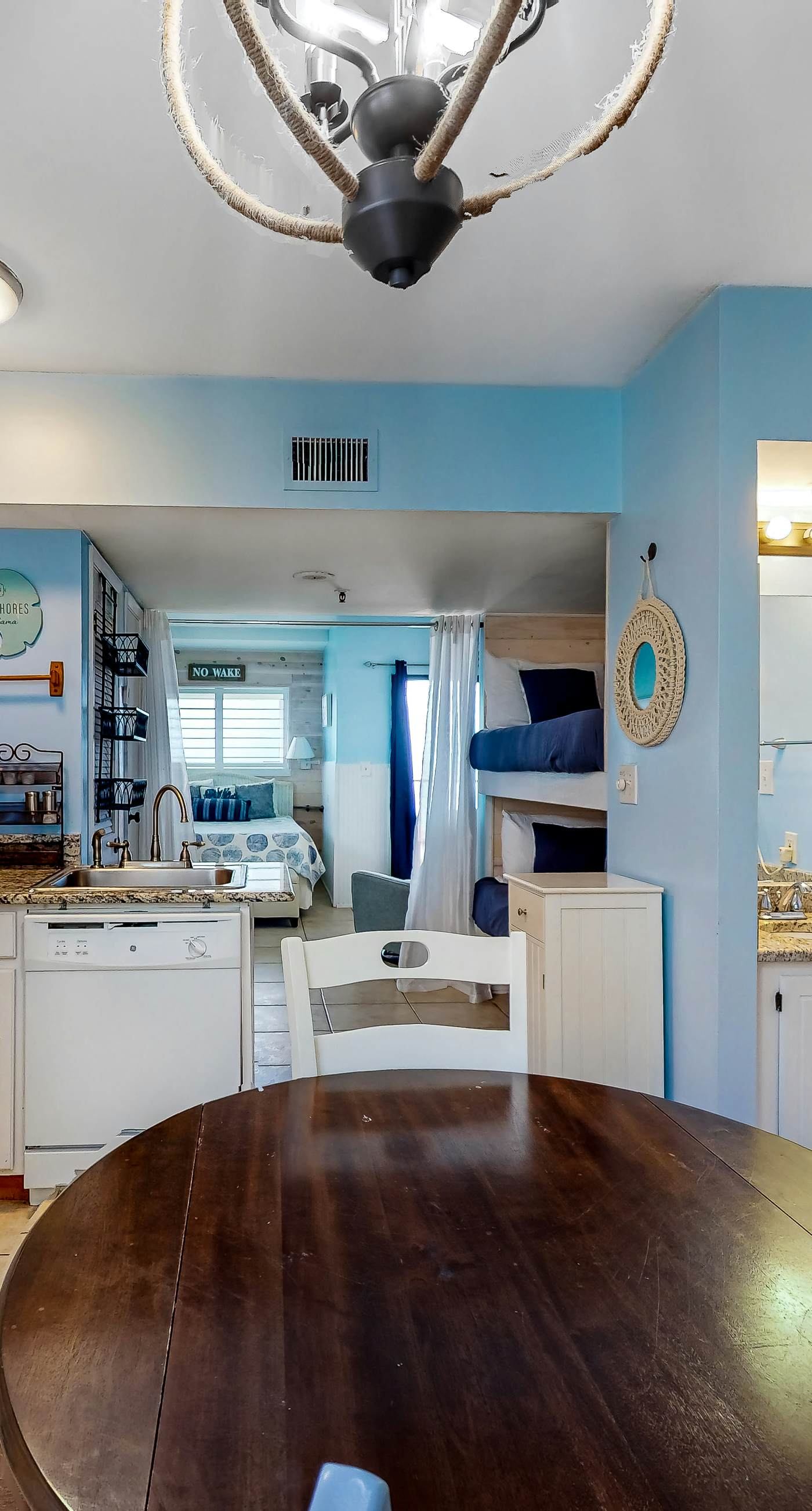 Adorable Beach Condo W/ Shared Pool, Gulf Views, Private Balcony & WiFi