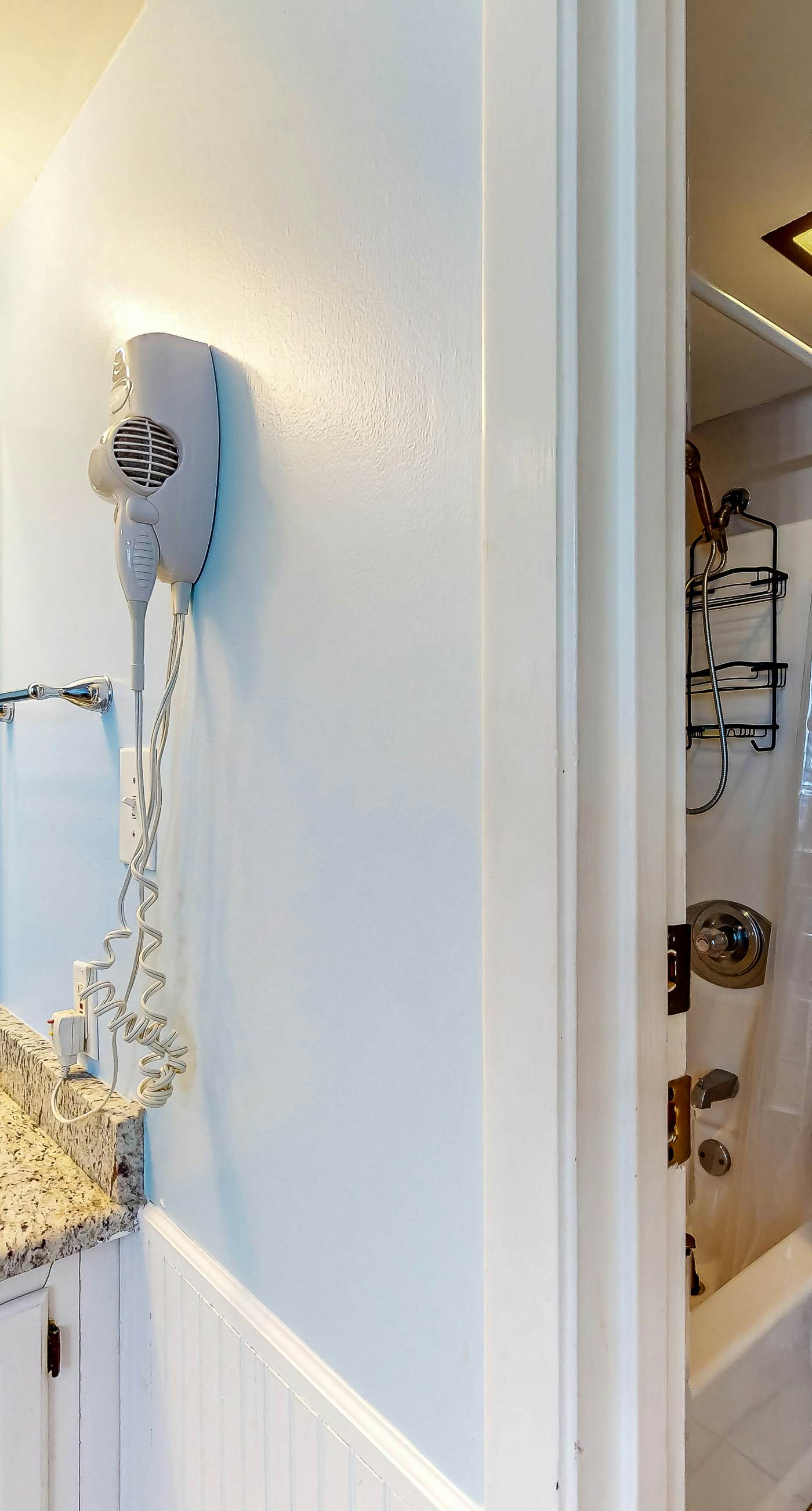 Adorable Beach Condo W/ Shared Pool, Gulf Views, Private Balcony & WiFi