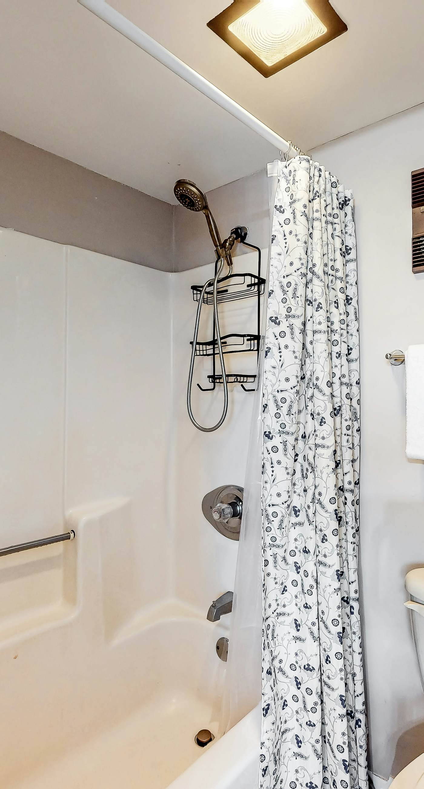 Adorable Beach Condo W/ Shared Pool, Gulf Views, Private Balcony & WiFi