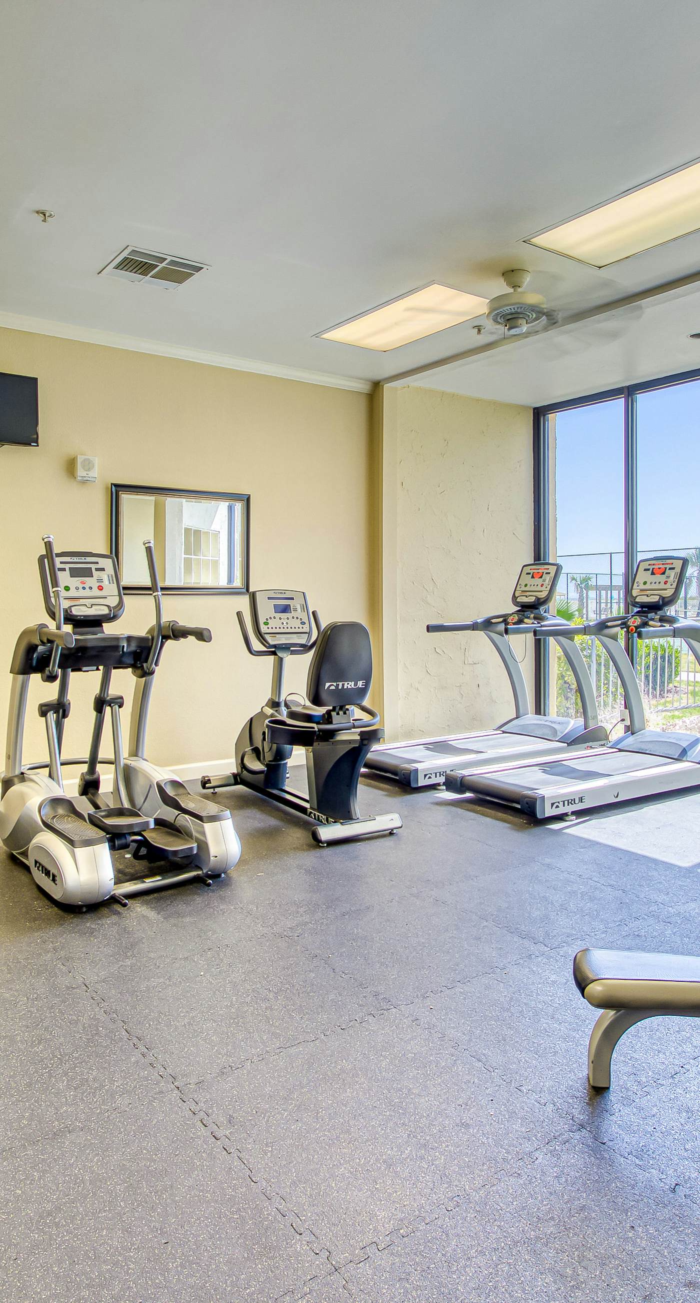 Adorable Beach Condo W/ Shared Pool, Gulf Views, Private Balcony & WiFi