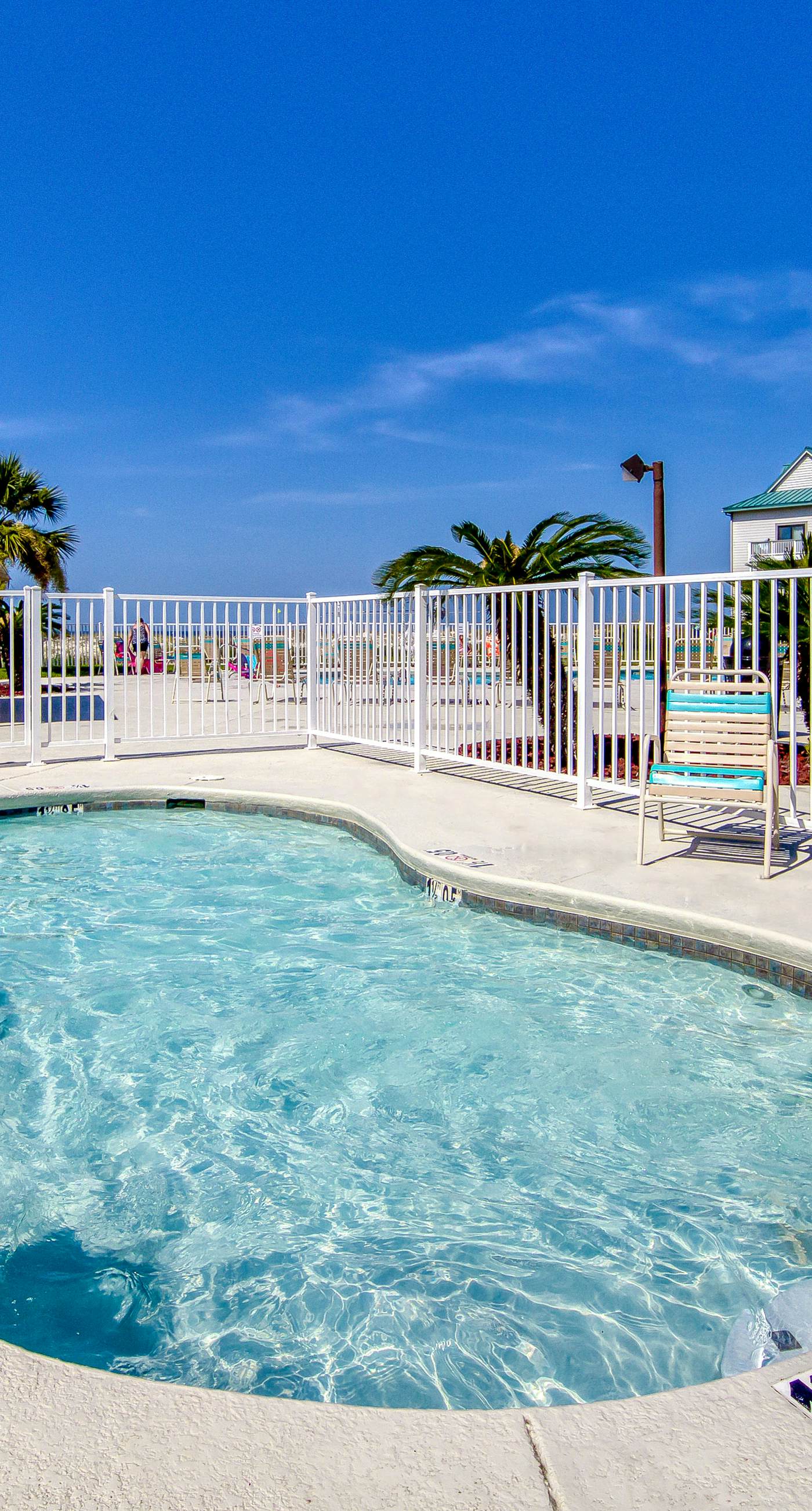 Adorable Beach Condo W/ Shared Pool, Gulf Views, Private Balcony & WiFi