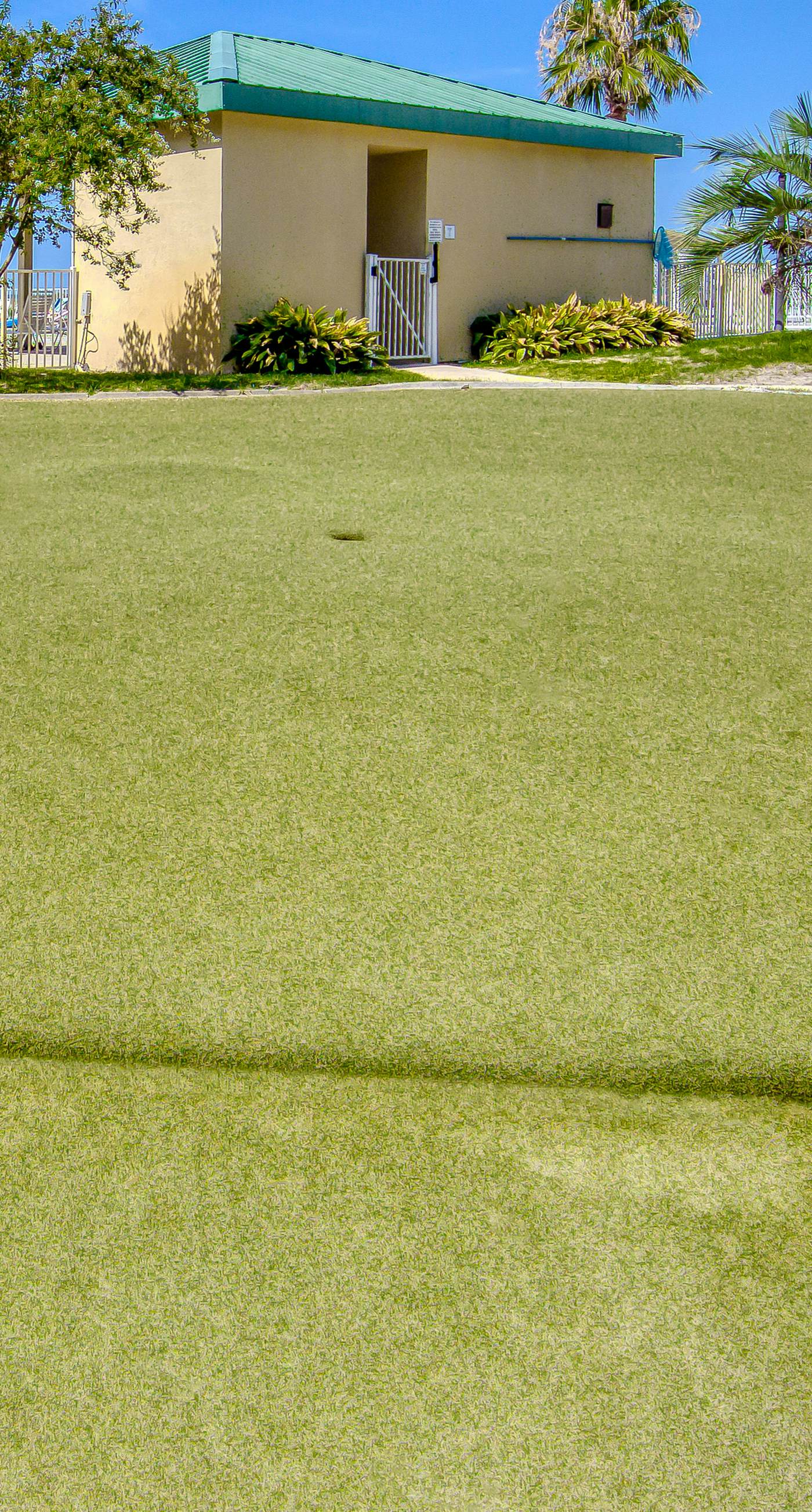 Adorable Beach Condo W/ Shared Pool, Gulf Views, Private Balcony & WiFi