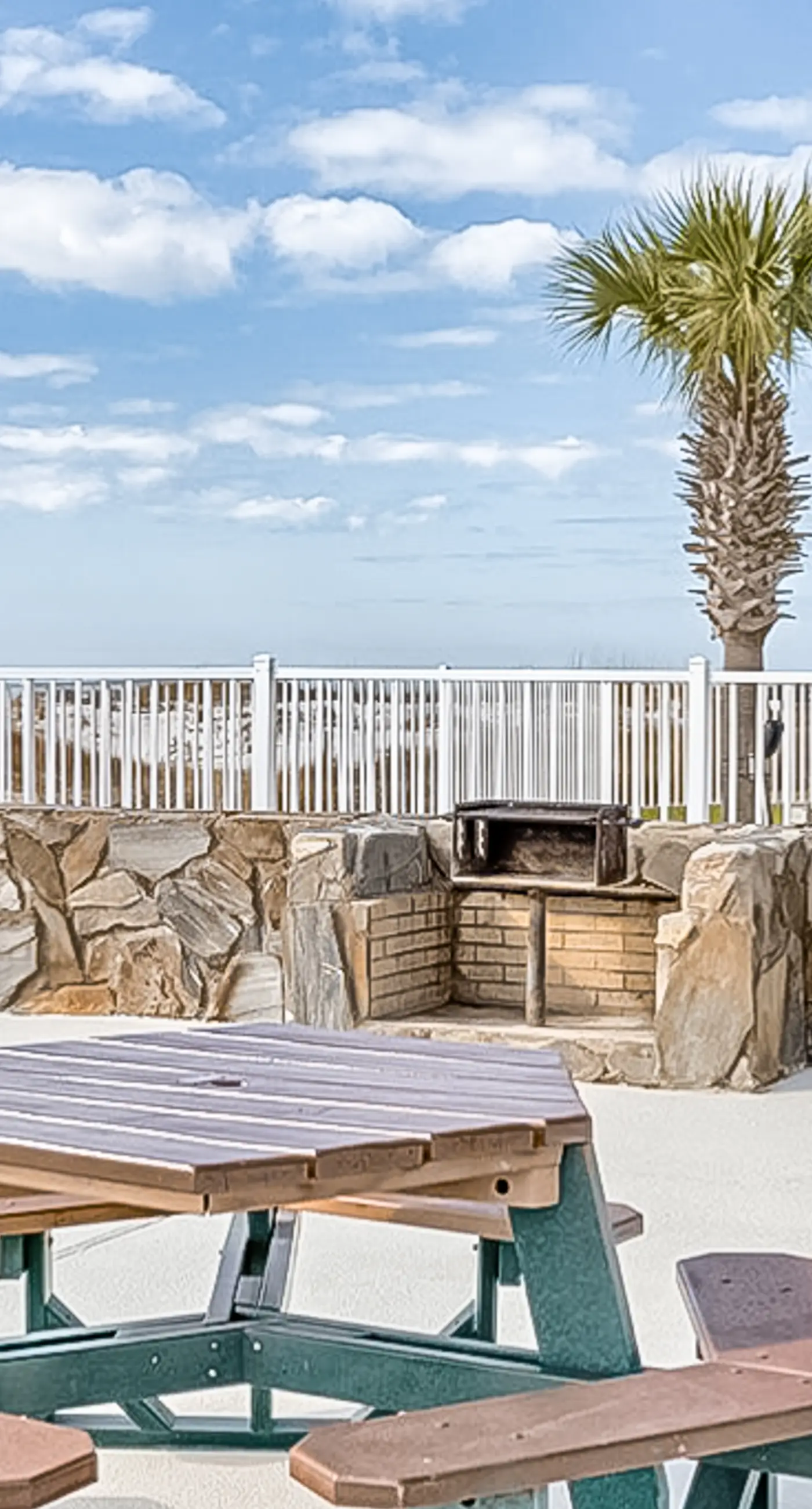 Sixth-Floor, Gulf View Condo w Balcony, WiFi & Resort Pools Hot Tubs Tennis