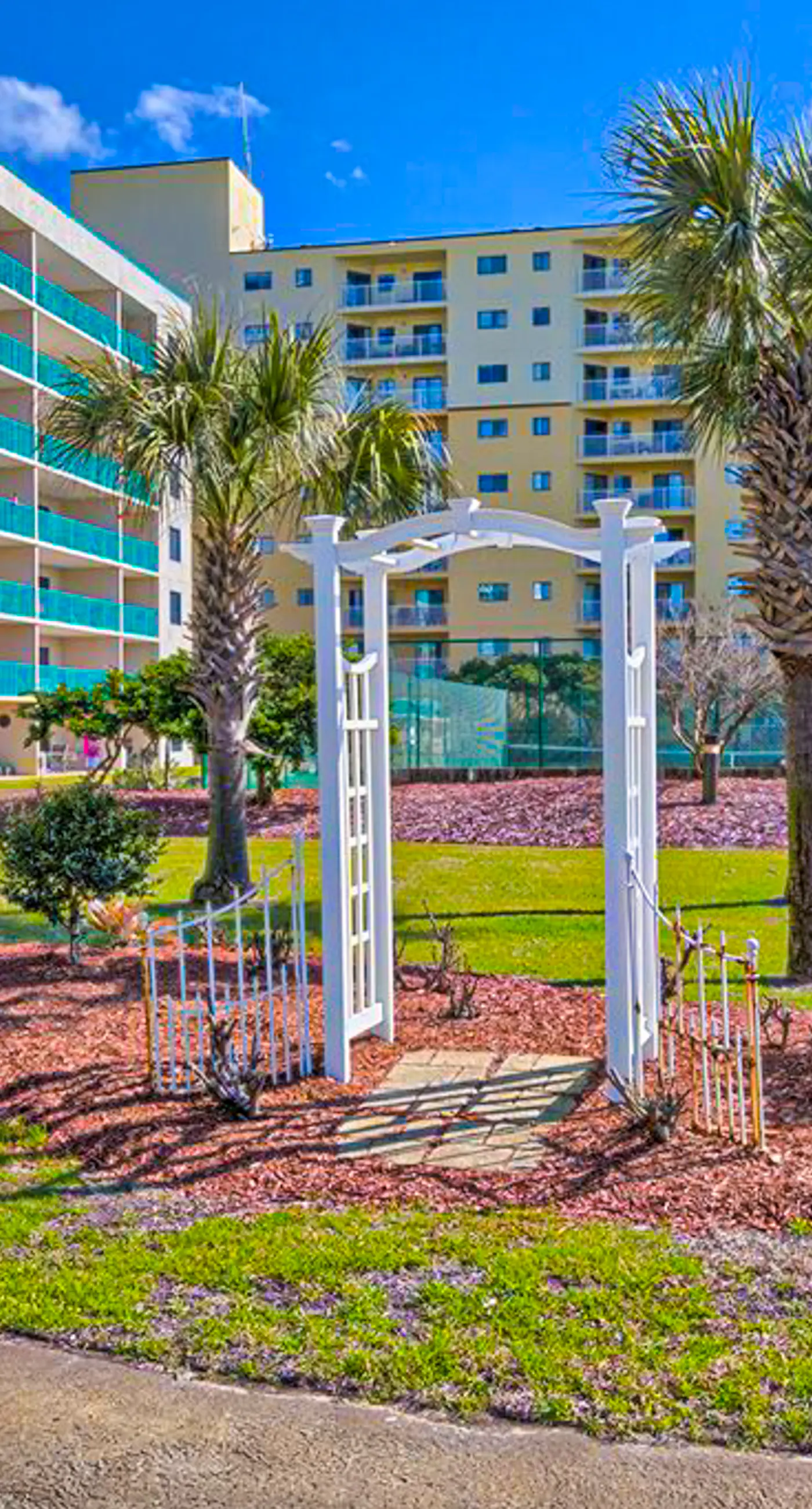 Sixth-Floor, Gulf View Condo w Balcony, WiFi & Resort Pools Hot Tubs Tennis