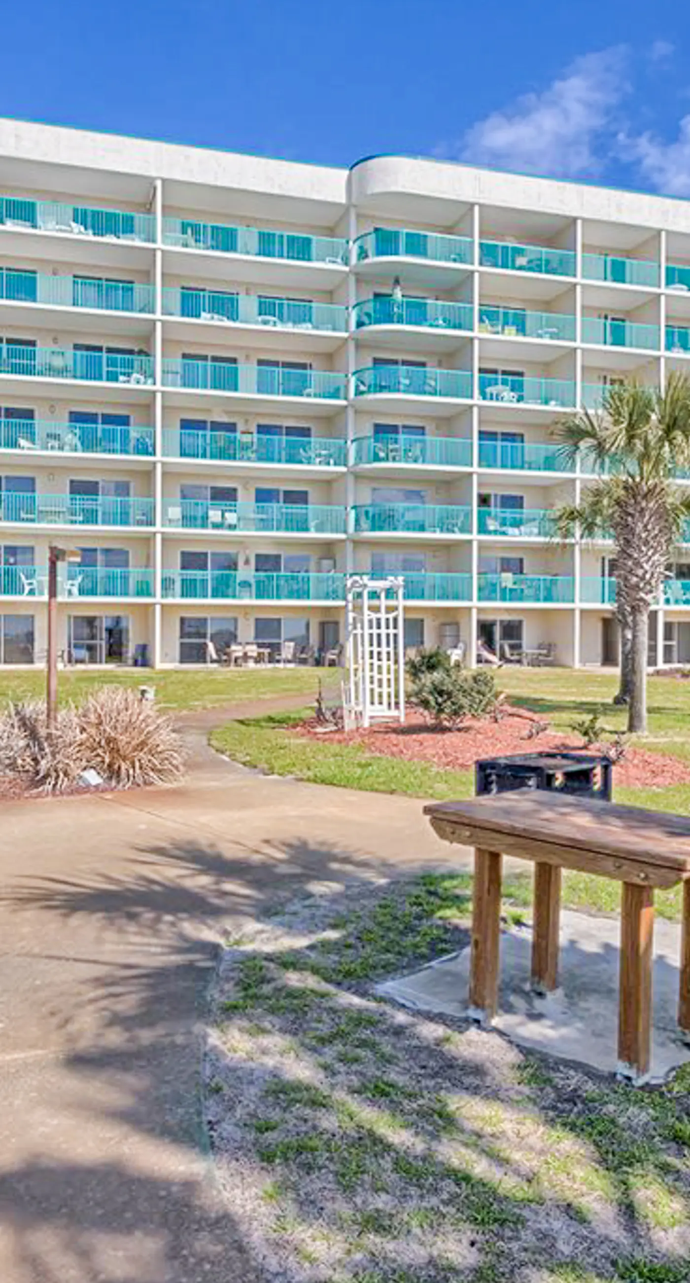 Sixth-Floor, Gulf View Condo w Balcony, WiFi & Resort Pools Hot Tubs Tennis