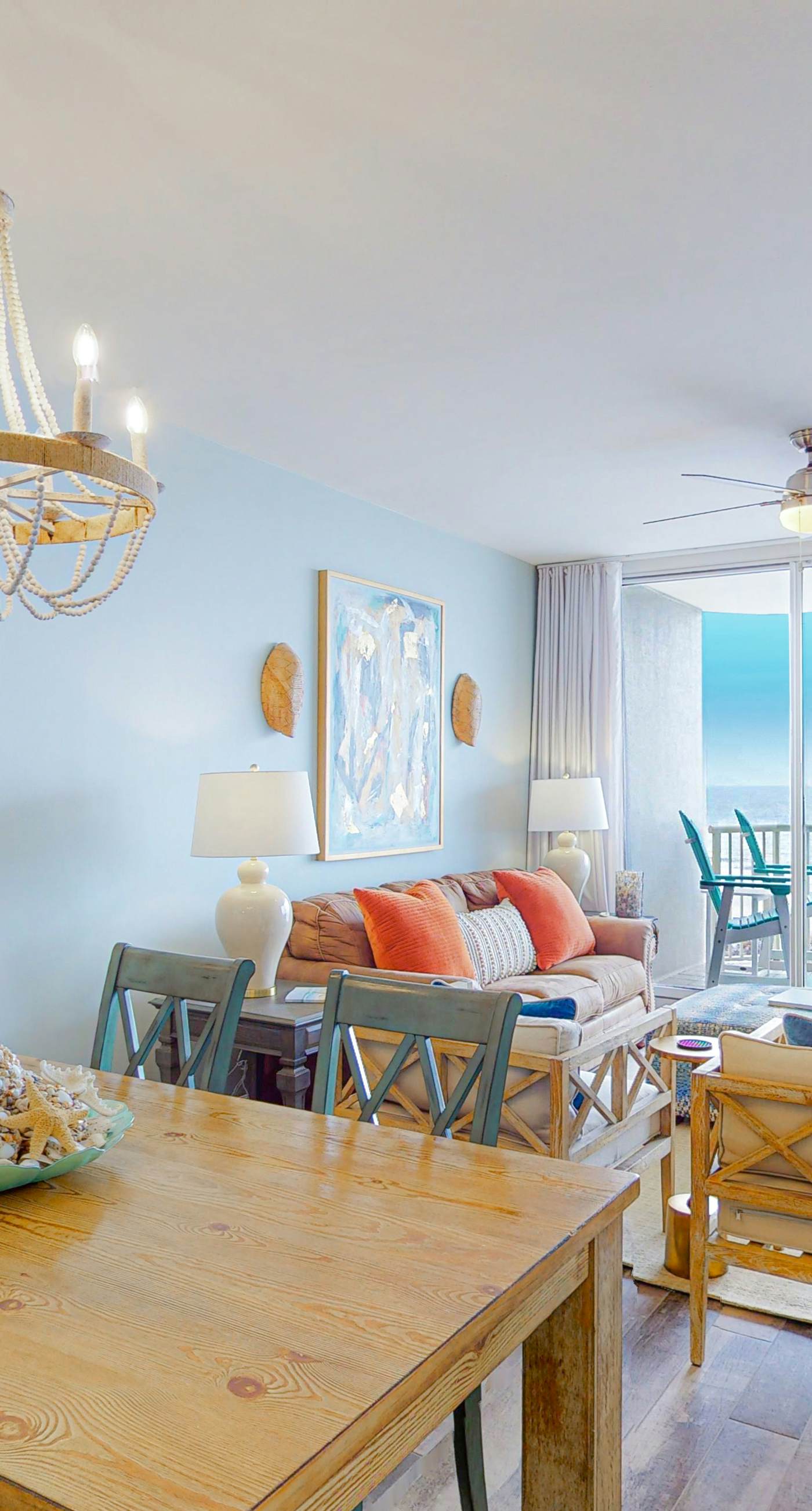 Gulffront Condo W Furnished Deck, Beach Access, Fast WiFi & Shared Pool Hot Tub