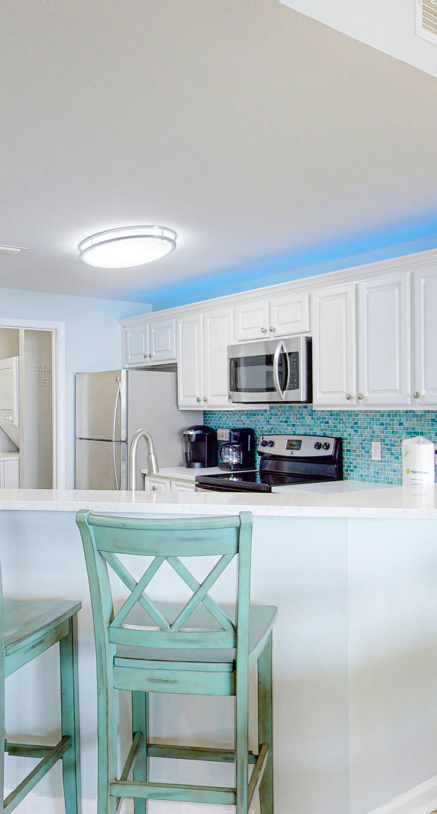 Gulffront Condo W Furnished Deck, Beach Access, Fast WiFi & Shared Pool Hot Tub