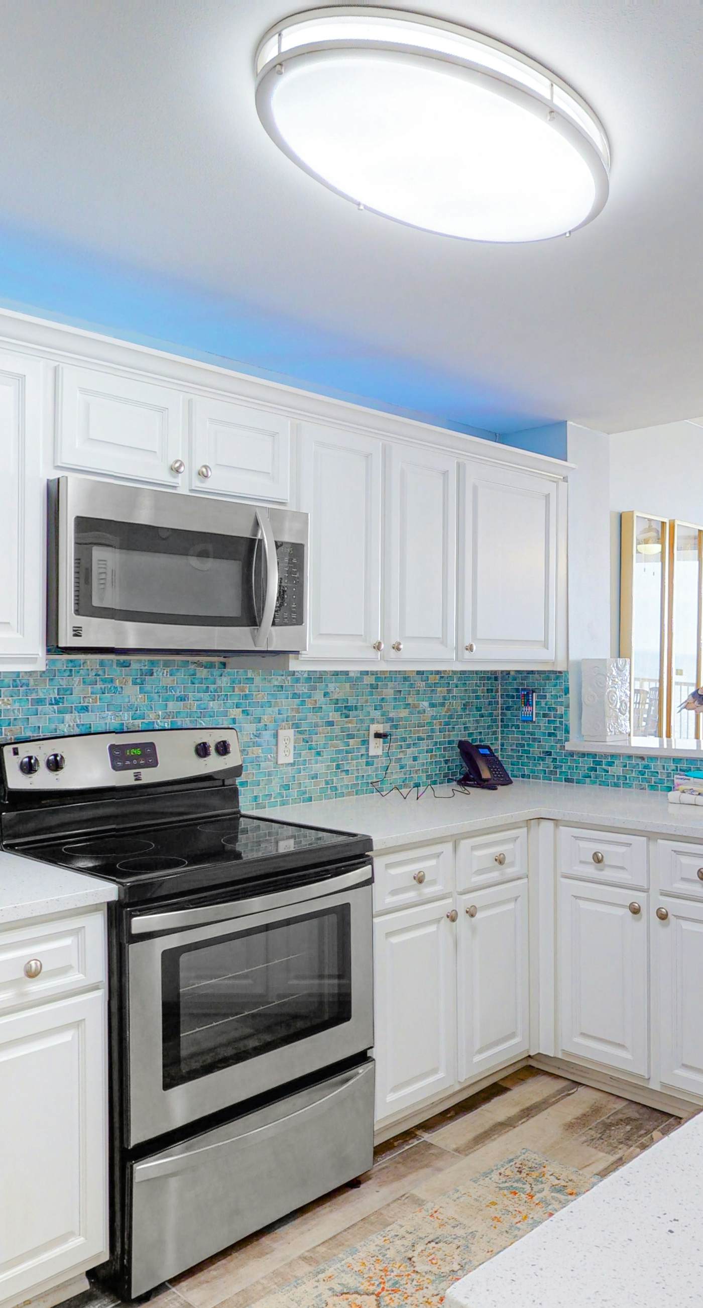 Gulffront Condo W Furnished Deck, Beach Access, Fast WiFi & Shared Pool Hot Tub