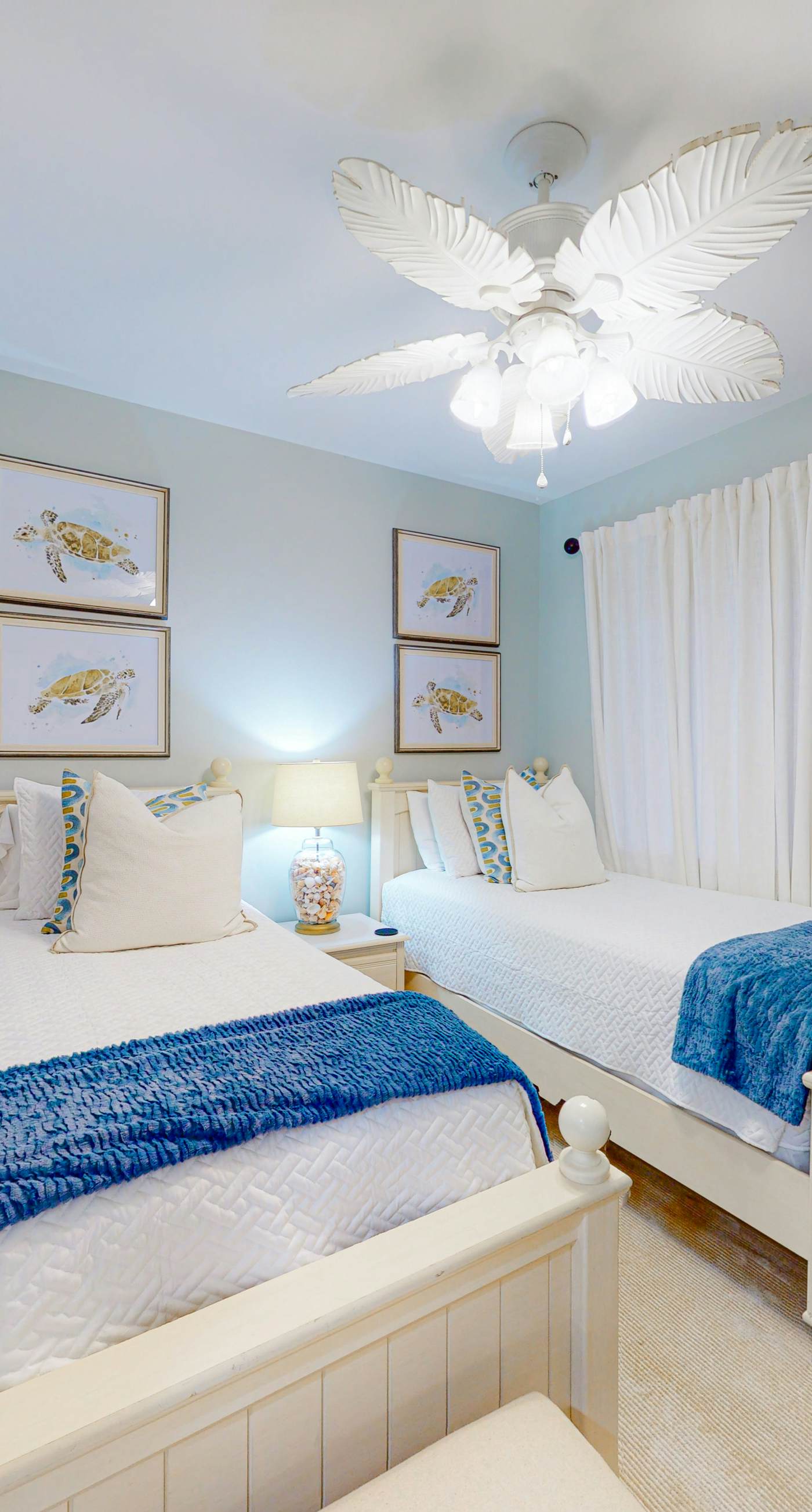 Gulffront Condo W Furnished Deck, Beach Access, Fast WiFi & Shared Pool Hot Tub