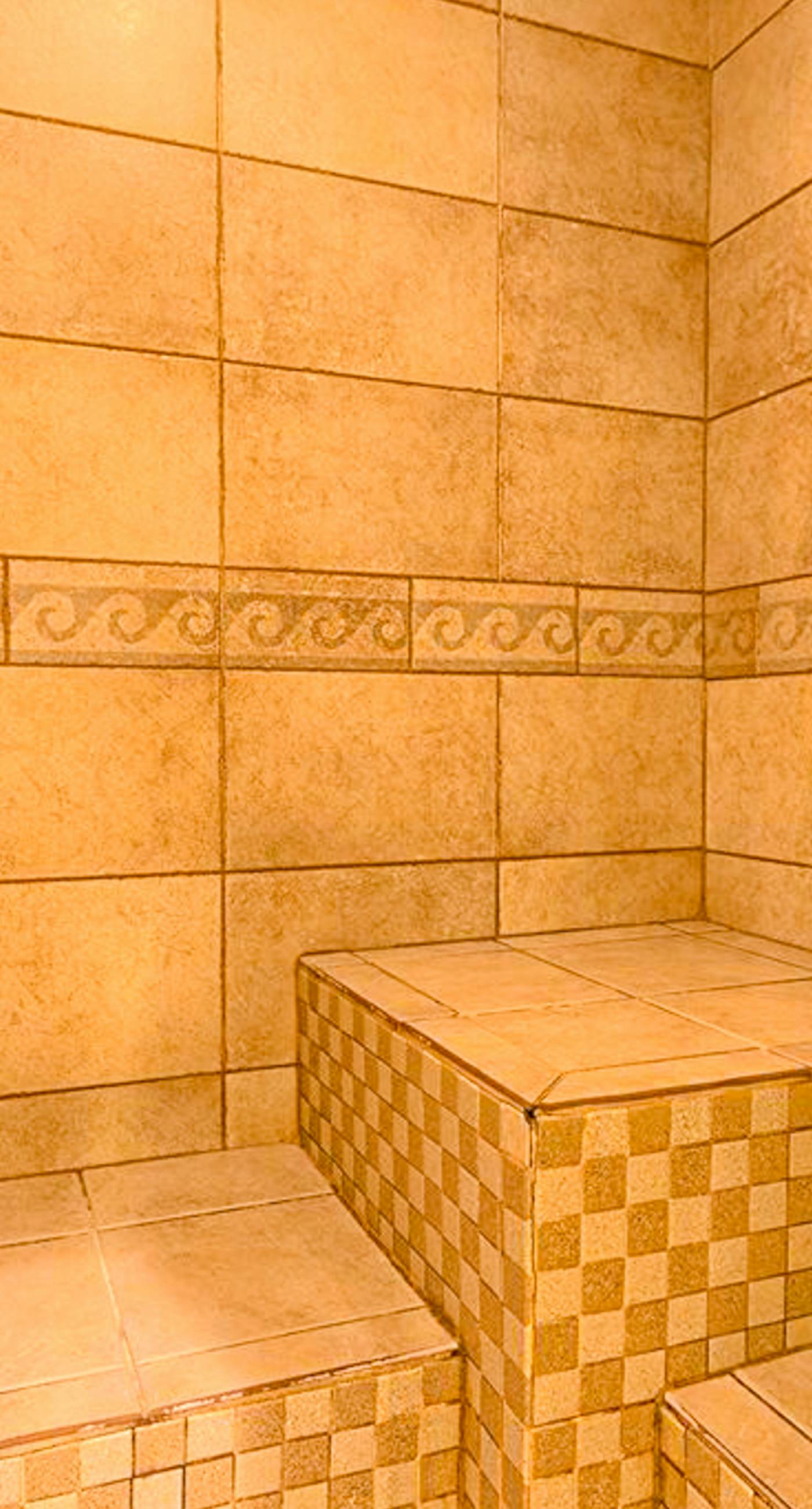 Gulffront Condo W Furnished Deck, Beach Access, Fast WiFi & Shared Pool Hot Tub