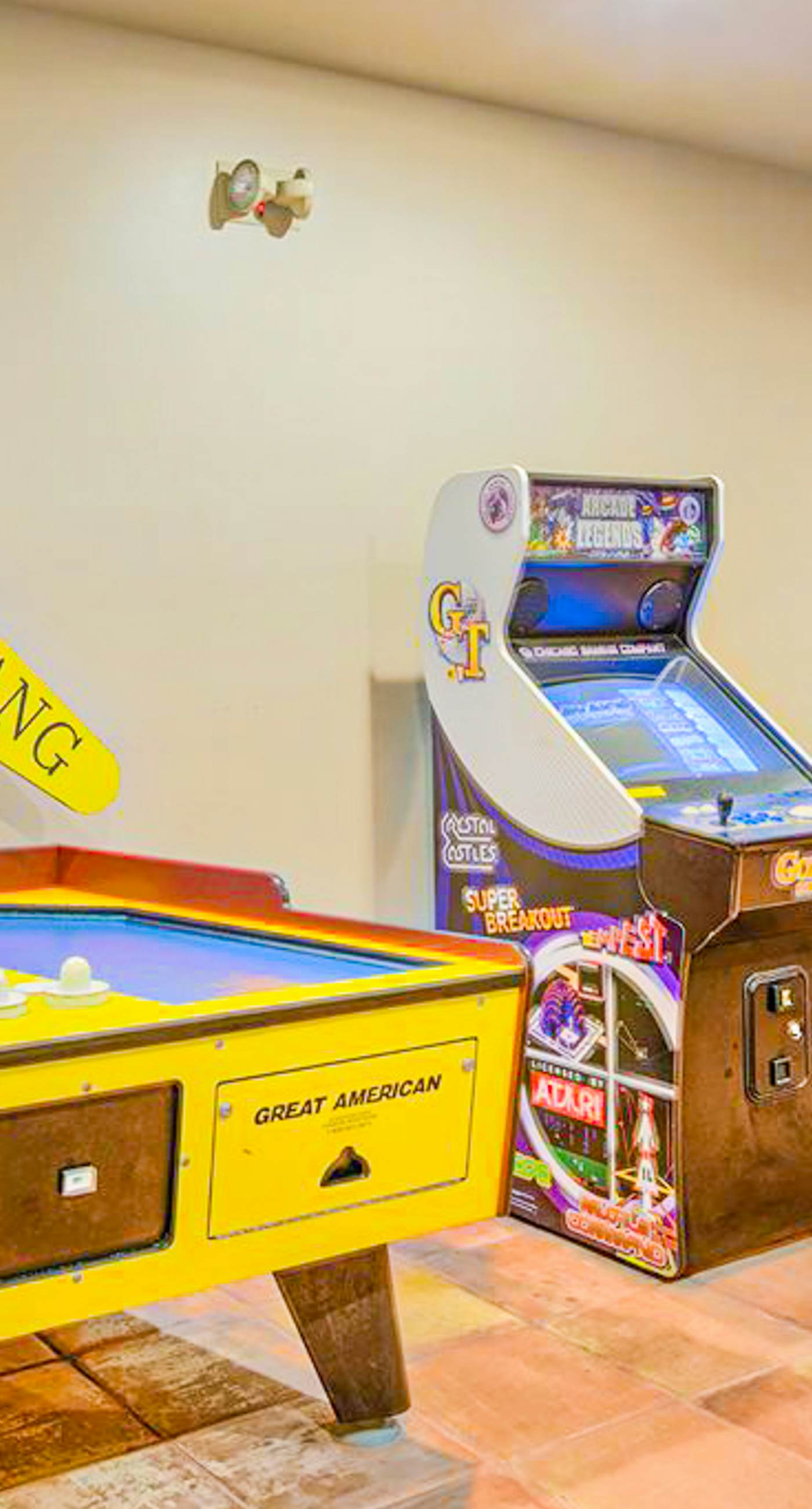 Gulffront Condo W Furnished Deck, Beach Access, Fast WiFi & Shared Pool Hot Tub