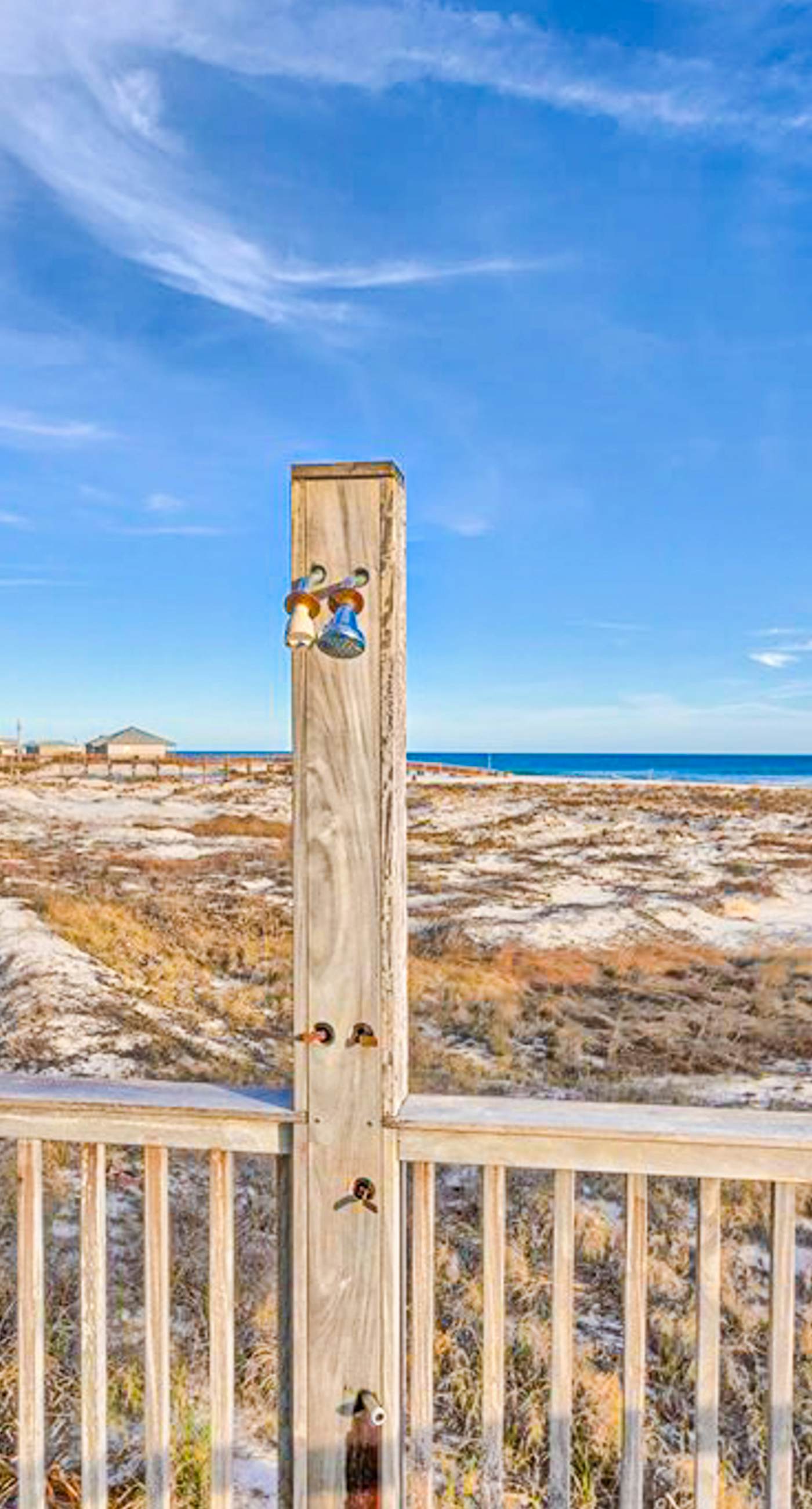 Gulffront Condo W Furnished Deck, Beach Access, Fast WiFi & Shared Pool Hot Tub